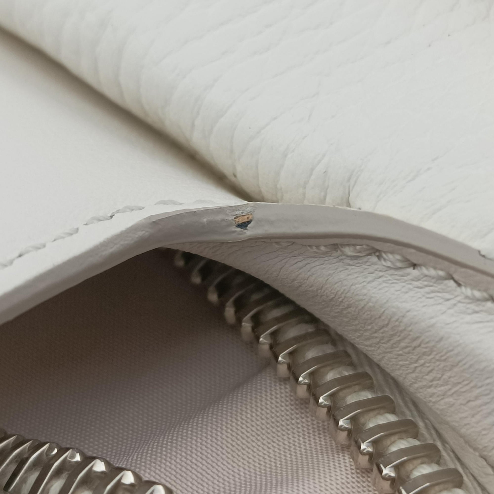 Secondhand TODS Thea White Leather  shoulderbag | stylenewstar