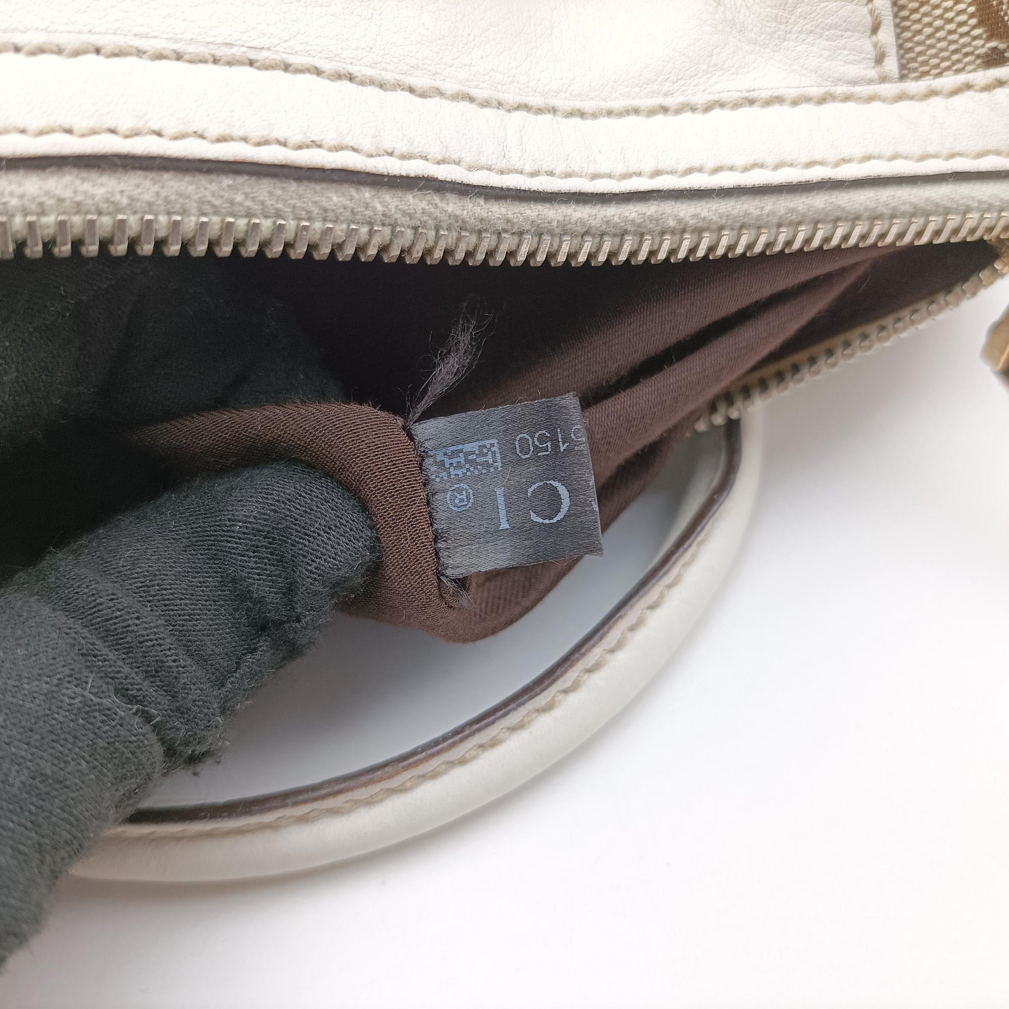 Pre-owned Gucci GG Pattern Trophy Beige × Ivory Leather×Canvas 189825 handbag | stylenewstar