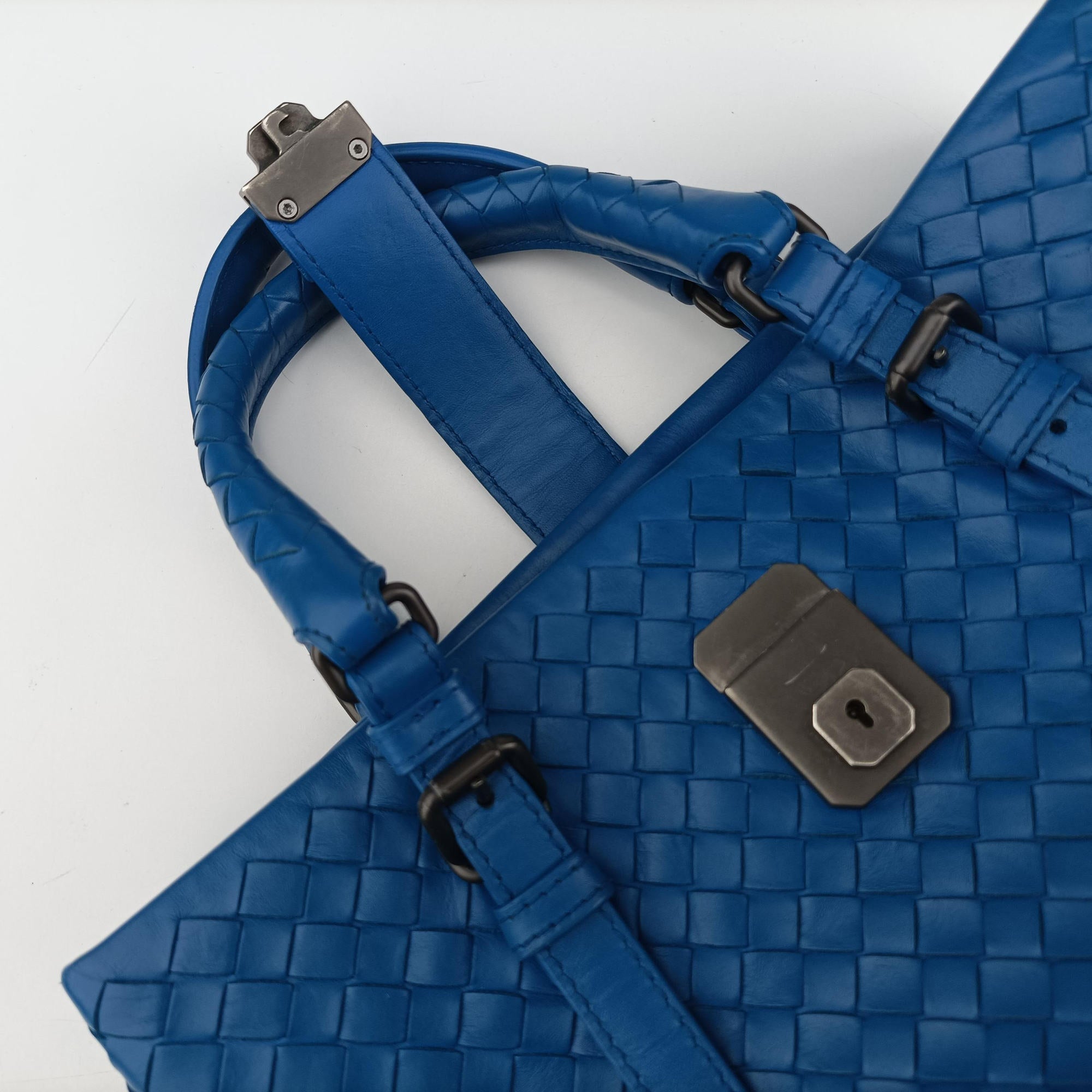 Pre-owned Bottega Veneta Roma Intrecciato Blue lambskin  shoulderbag | stylenewstar