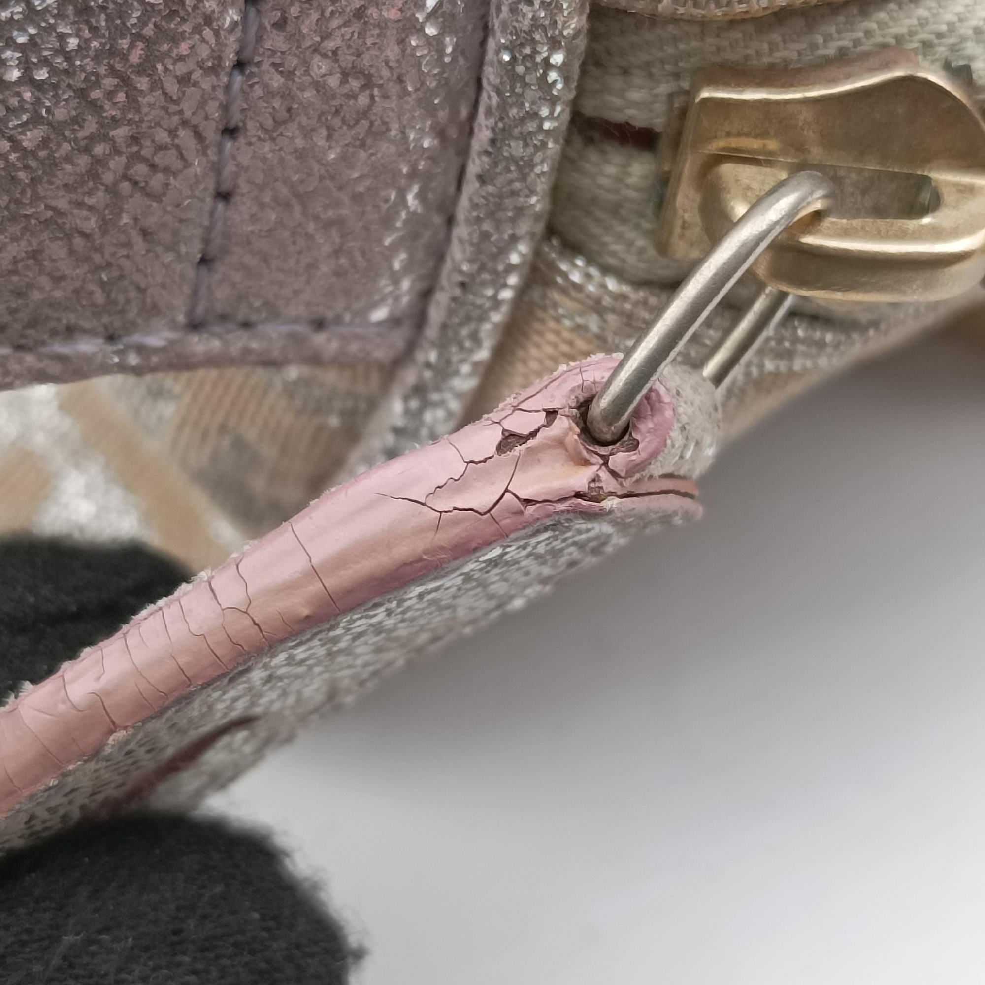 Pre-owned Fendi Zucchino Glitter Logo Pink Canvas 8BL068 handbag | stylenewstar