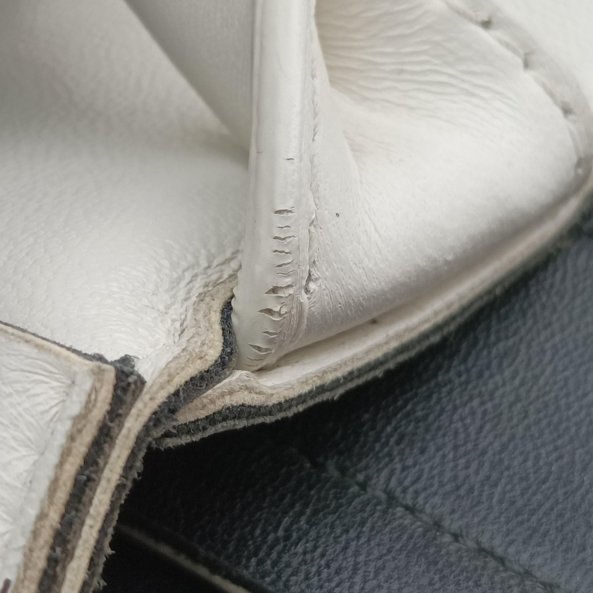 Pre-owned Bottega Veneta The Arcotote White lambskin  handbag | stylenewstar
