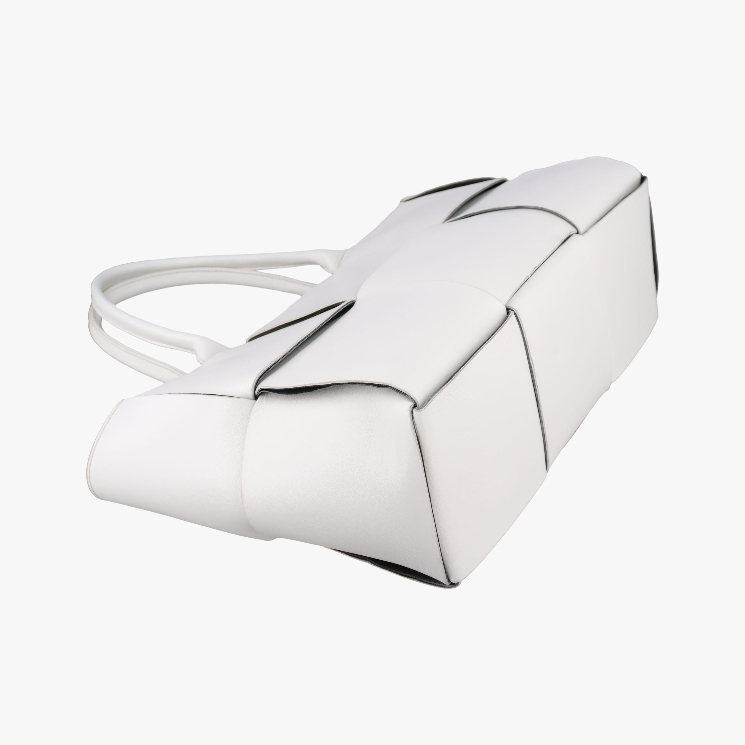 Pre-owned Bottega Veneta The Arcotote White lambskin  handbag | stylenewstar