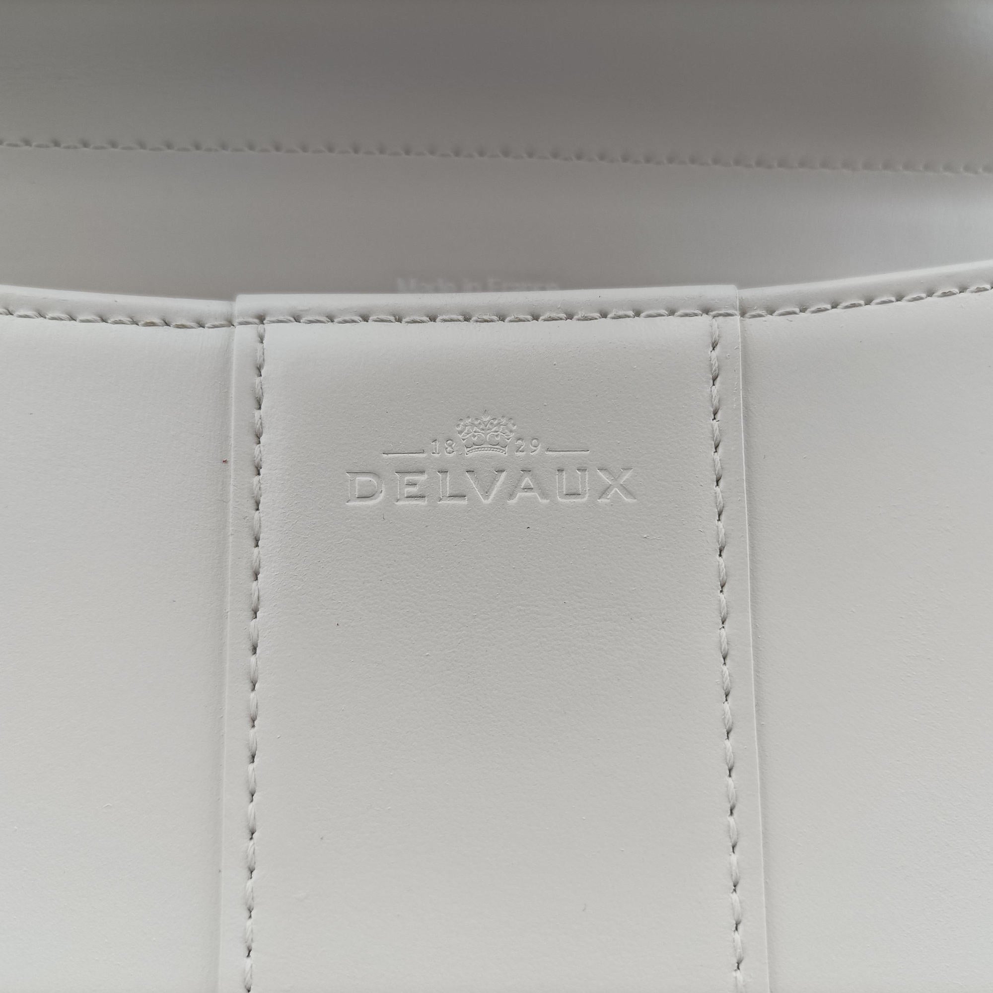 Secondhand Delvaux Brillon MM
 White Leather  shoulderbag | stylenewstar