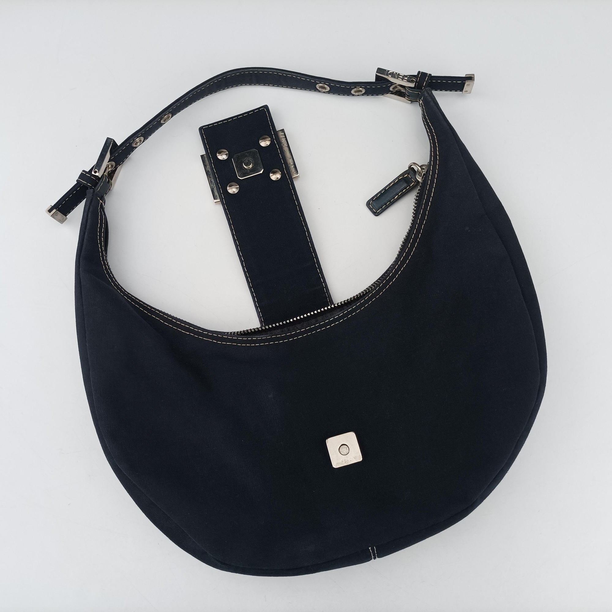 Pre-owned Fendi Baguette Blue Denim 09 632 shoulderbag | stylenewstar