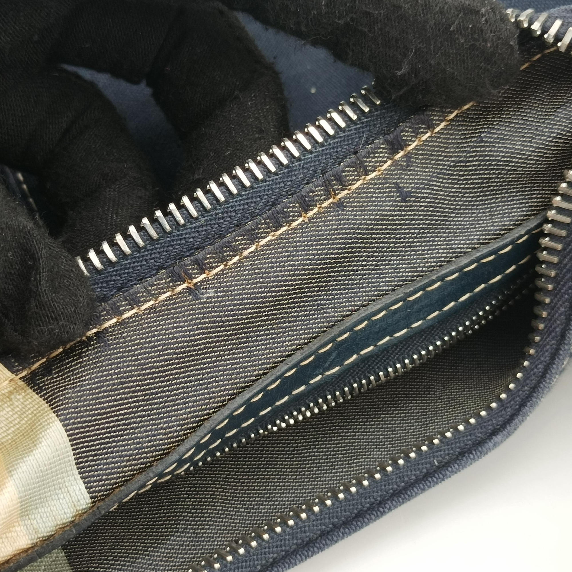Pre-owned Fendi Baguette Blue Denim 09 632 shoulderbag | stylenewstar