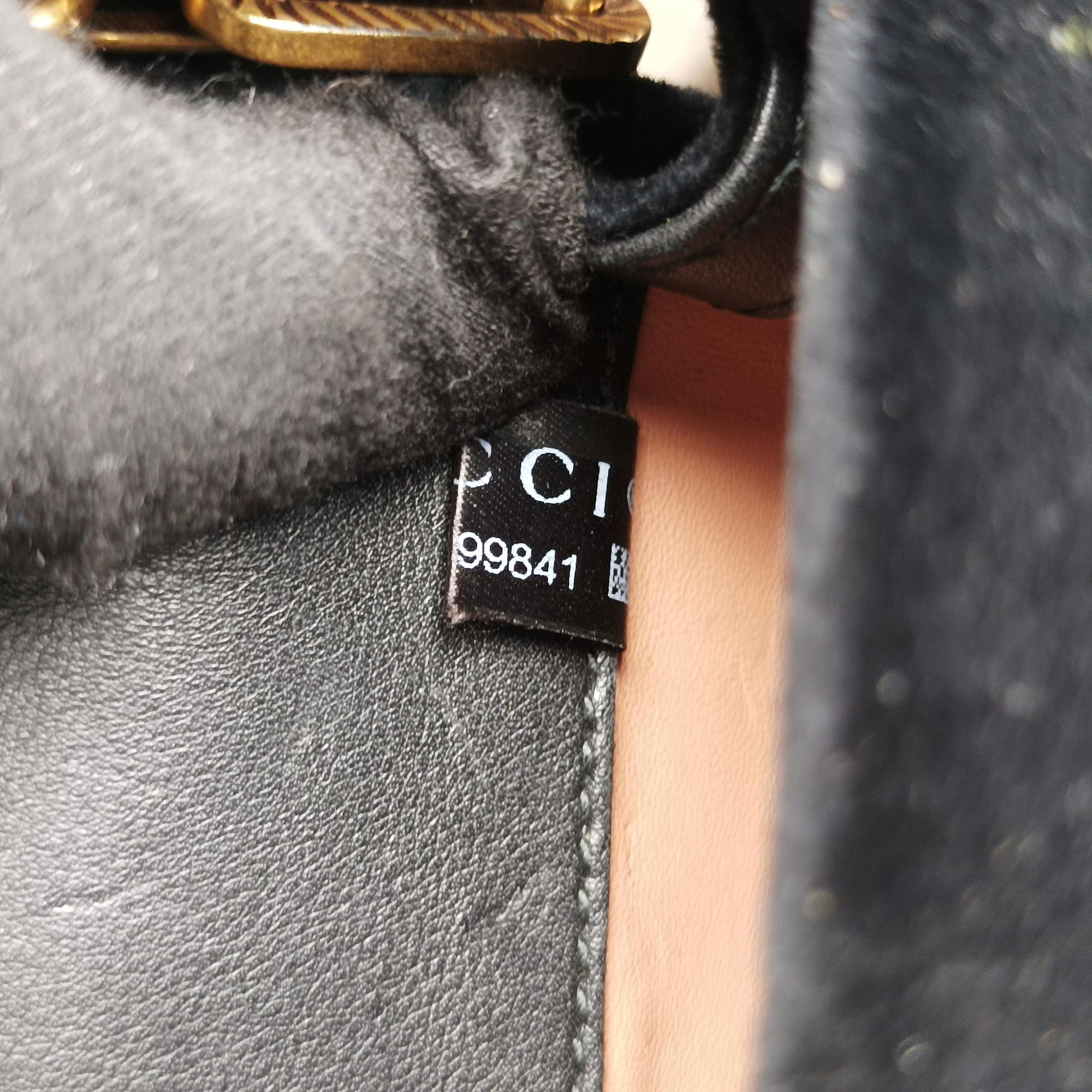 Pre-owned Gucci Broadway Black velour 489218 shoulderbag | stylenewstar