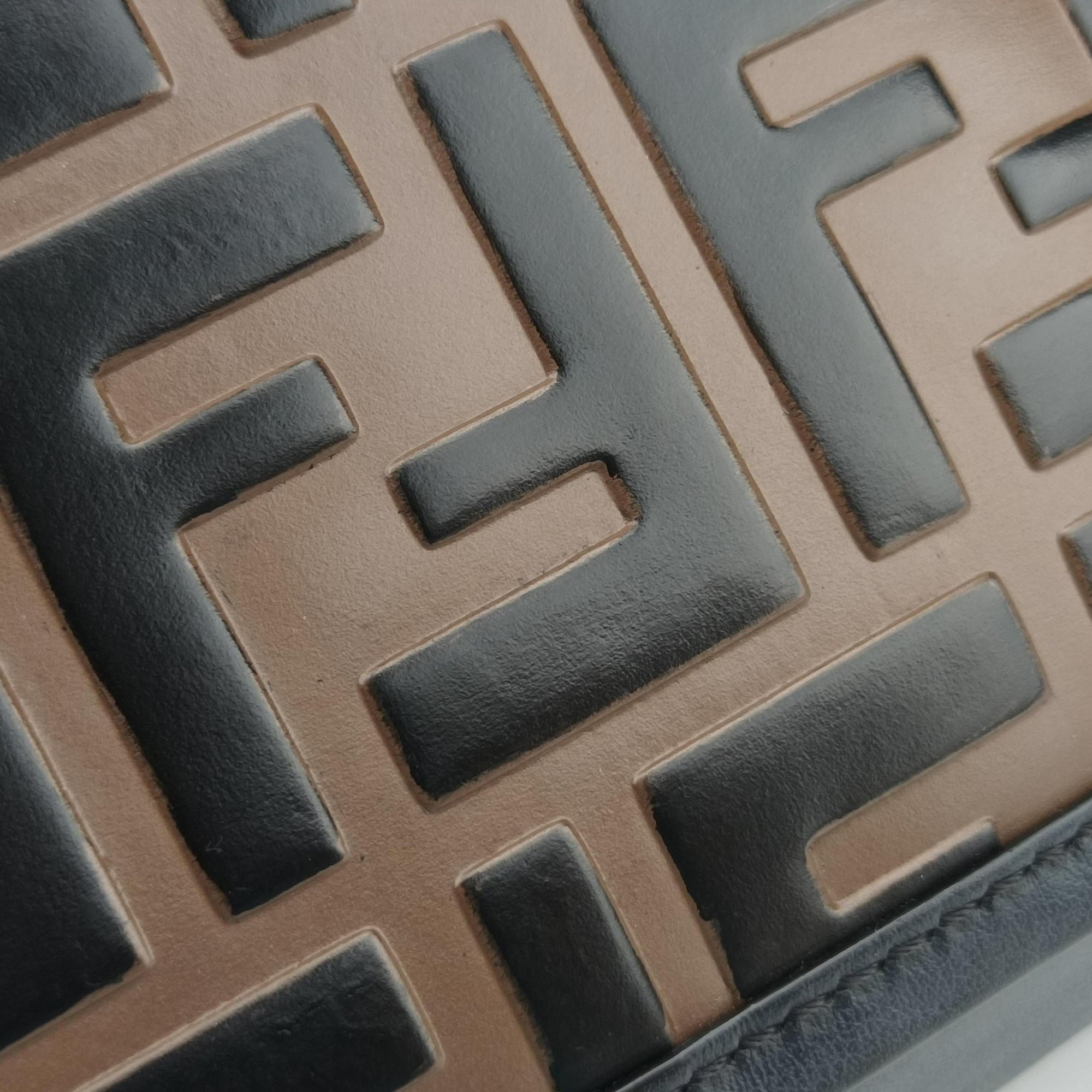 Vintage Fendi Cam Camera Brown x Black Leather 8BS019 shoulderbag | stylenewstar