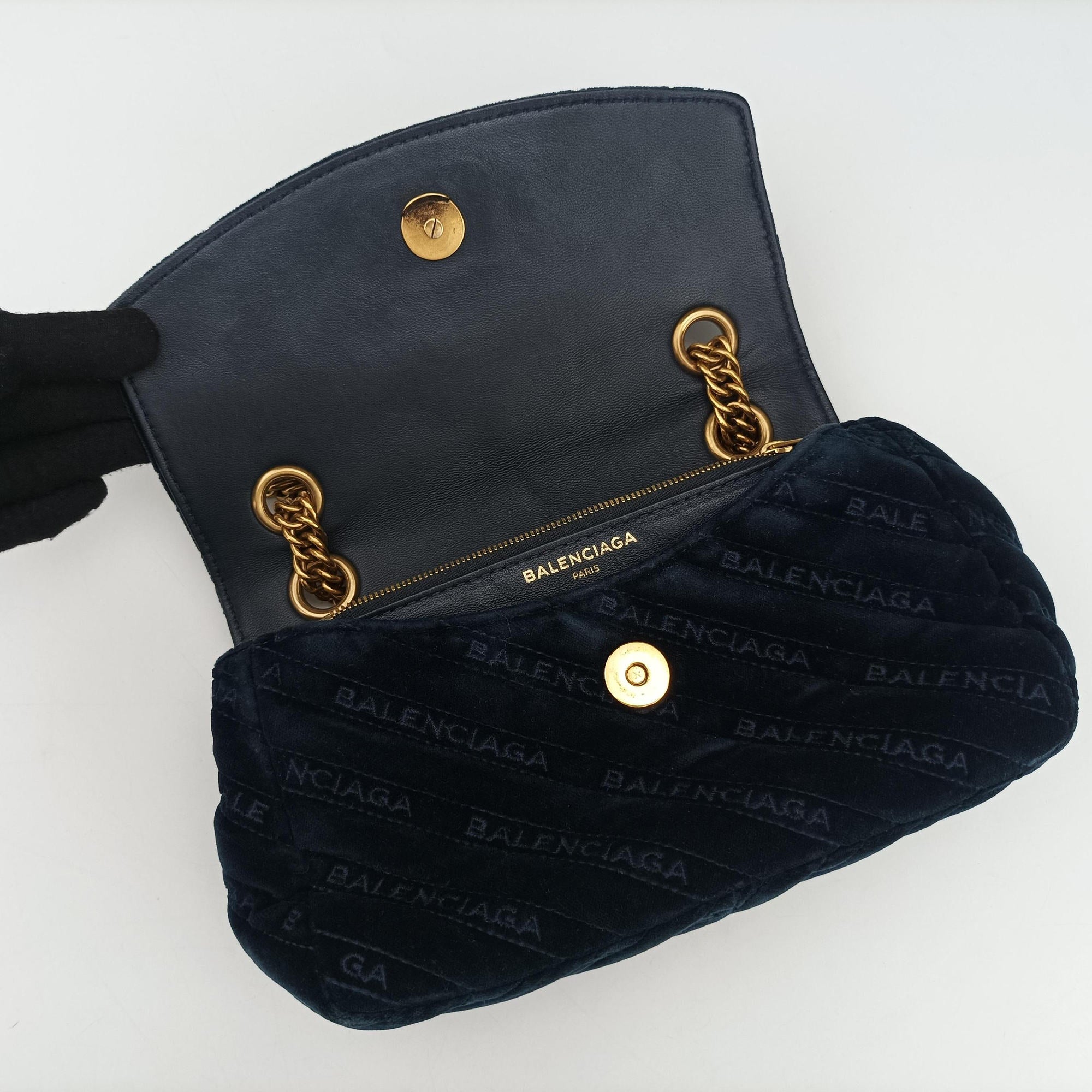 Vintage Balenciaga BB Round Navy velour  shoulderbag | stylenewstar