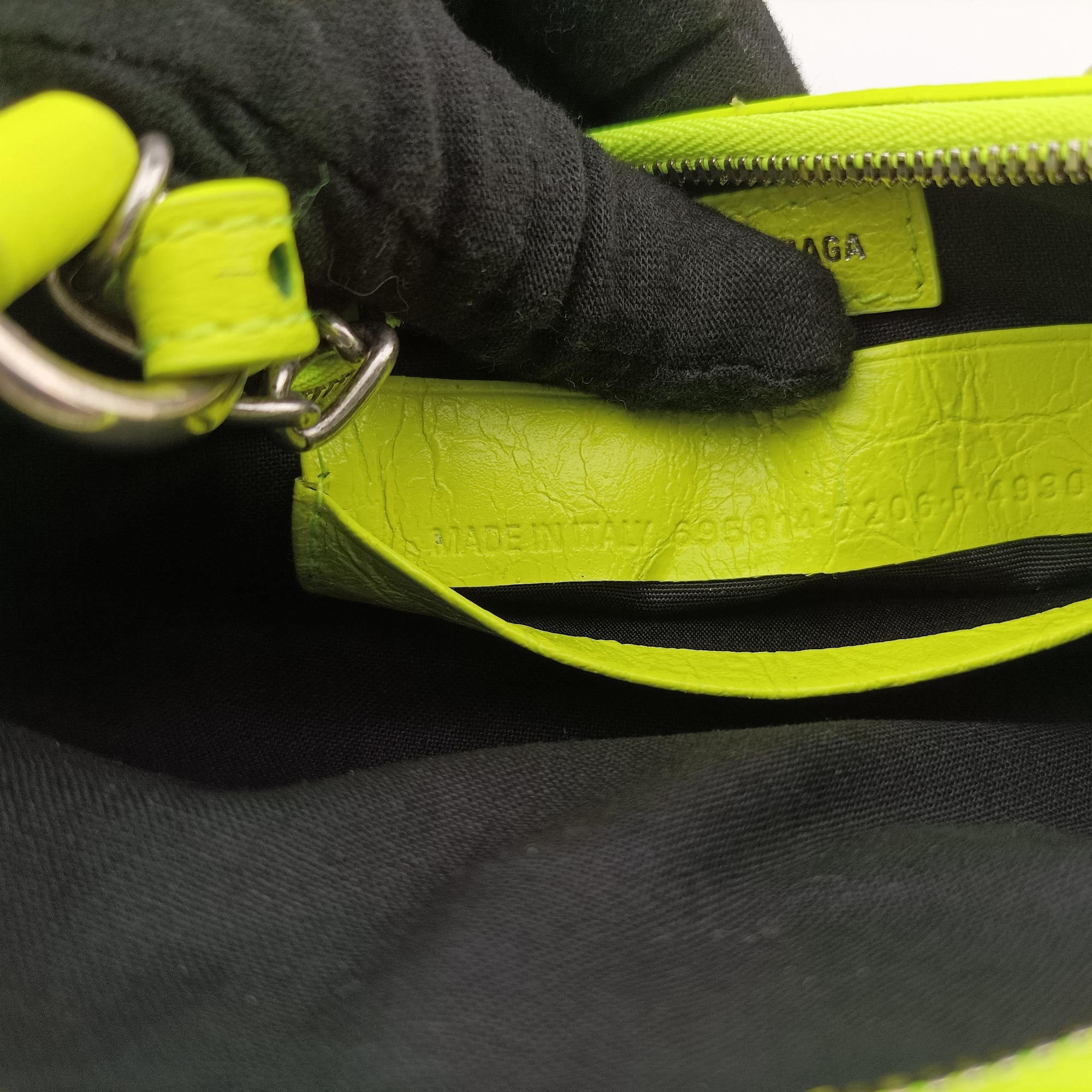 Pre-owned Balenciaga Le Cagole Yellow lambskin  shoulderbag | stylenewstar