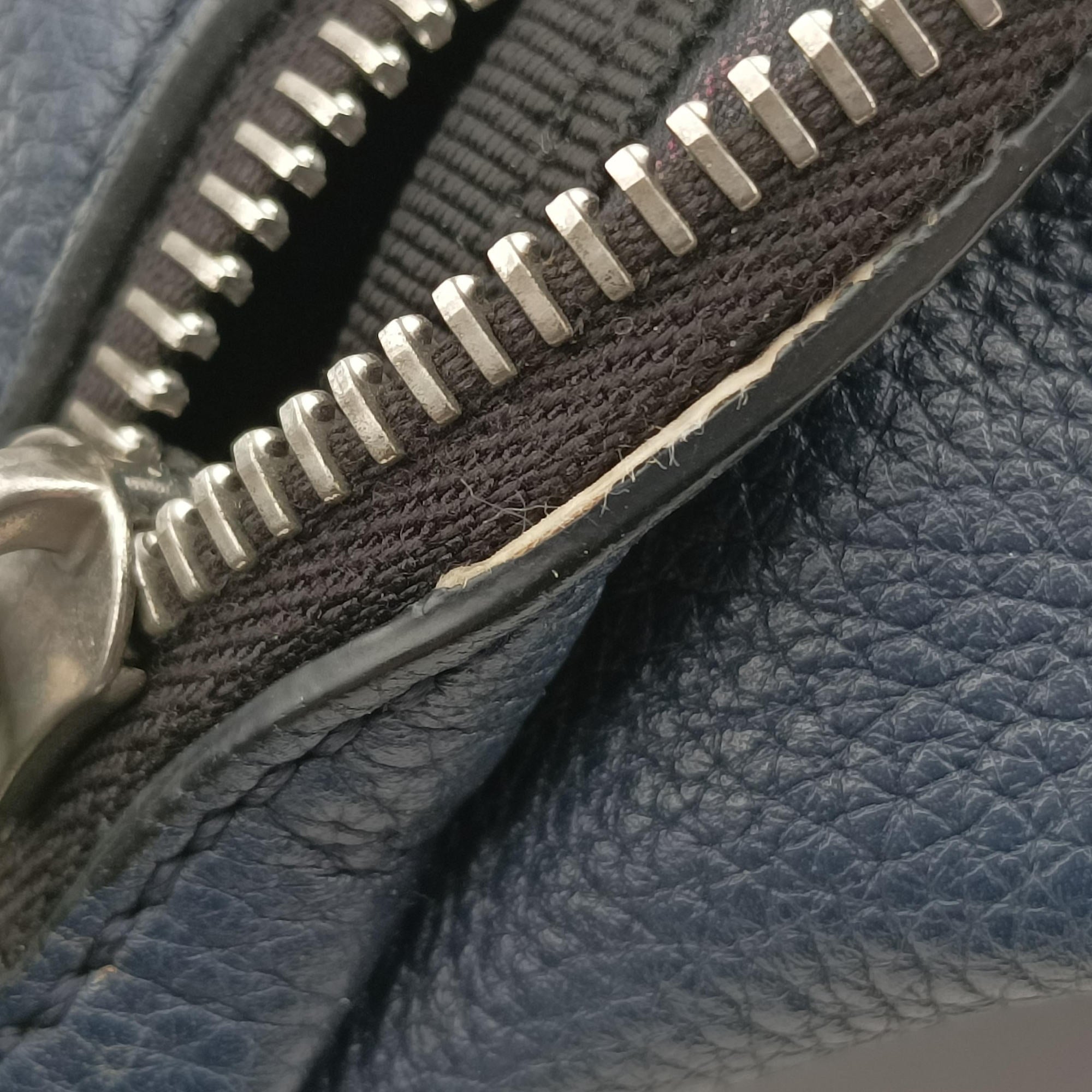 Vintage Fendi Pecan AMOR Logo Navy Leather 7VA446 bum bag/waist bag | stylenewstar