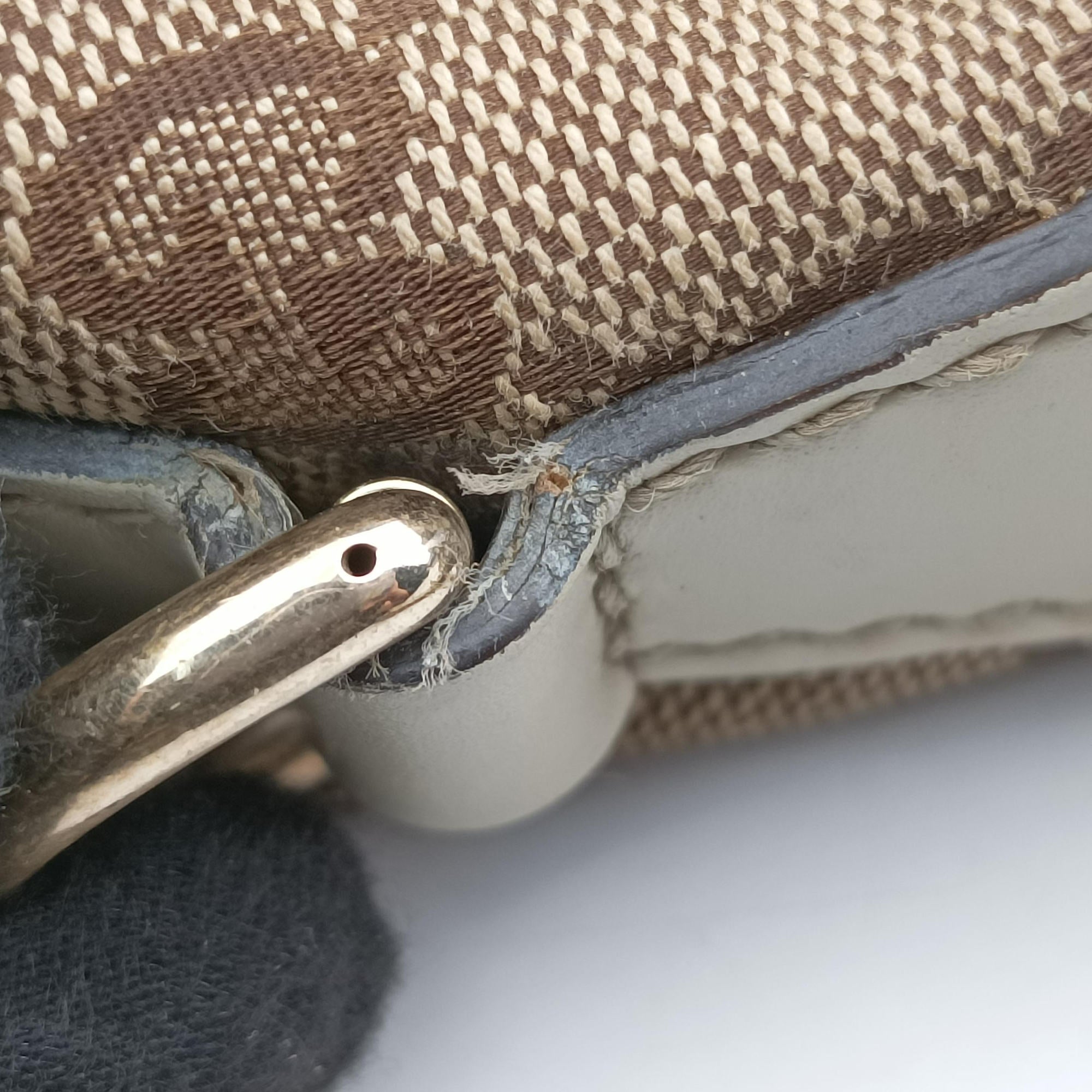 Pre-owned Gucci Sukey White×Beige canvas×leather 285730 shoulderbag | stylenewstar