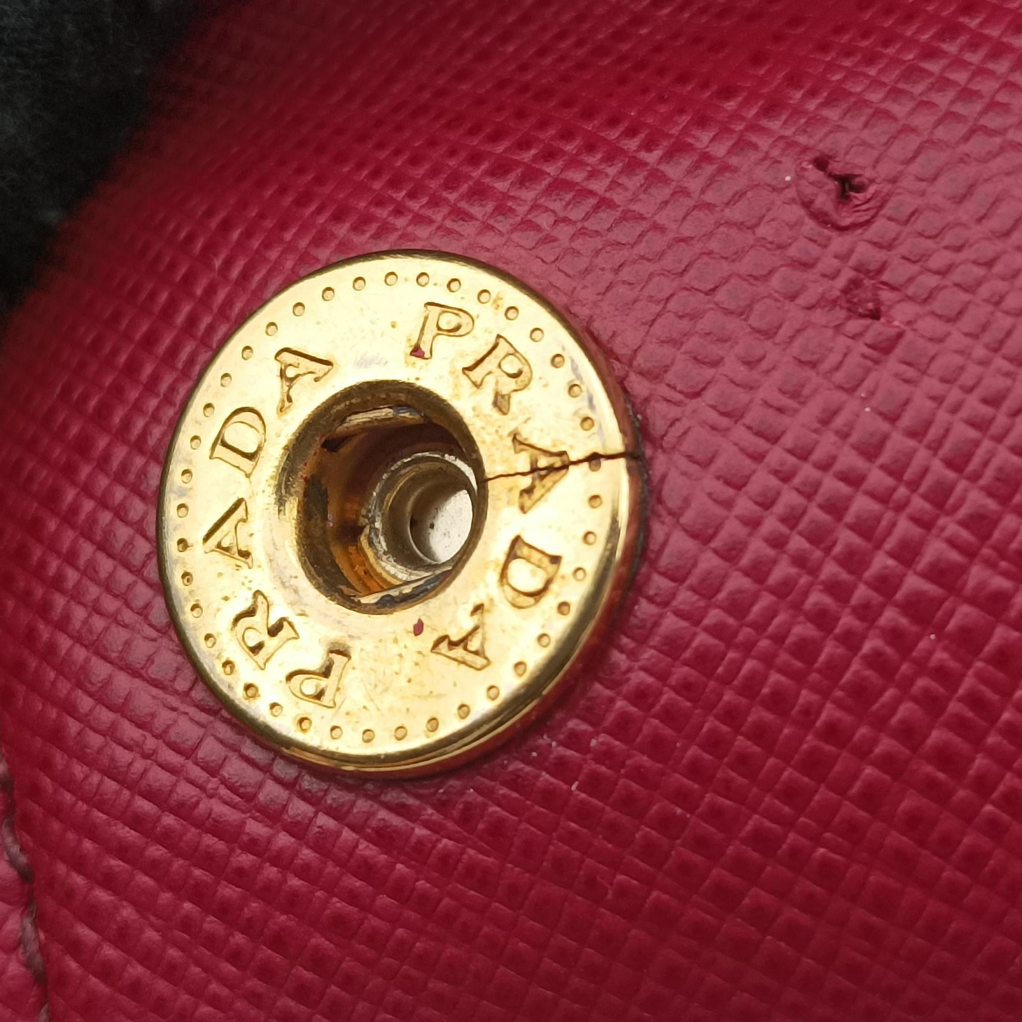 Vintage Prada Galleria Front Pocket Red SAFFIANO Leather BN2674 shoulderbag | stylenewstar