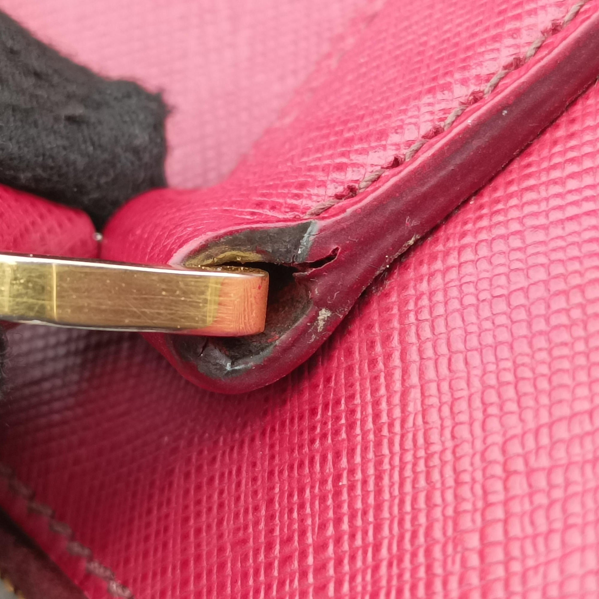 Vintage Prada Galleria Front Pocket Red SAFFIANO Leather BN2674 shoulderbag | stylenewstar