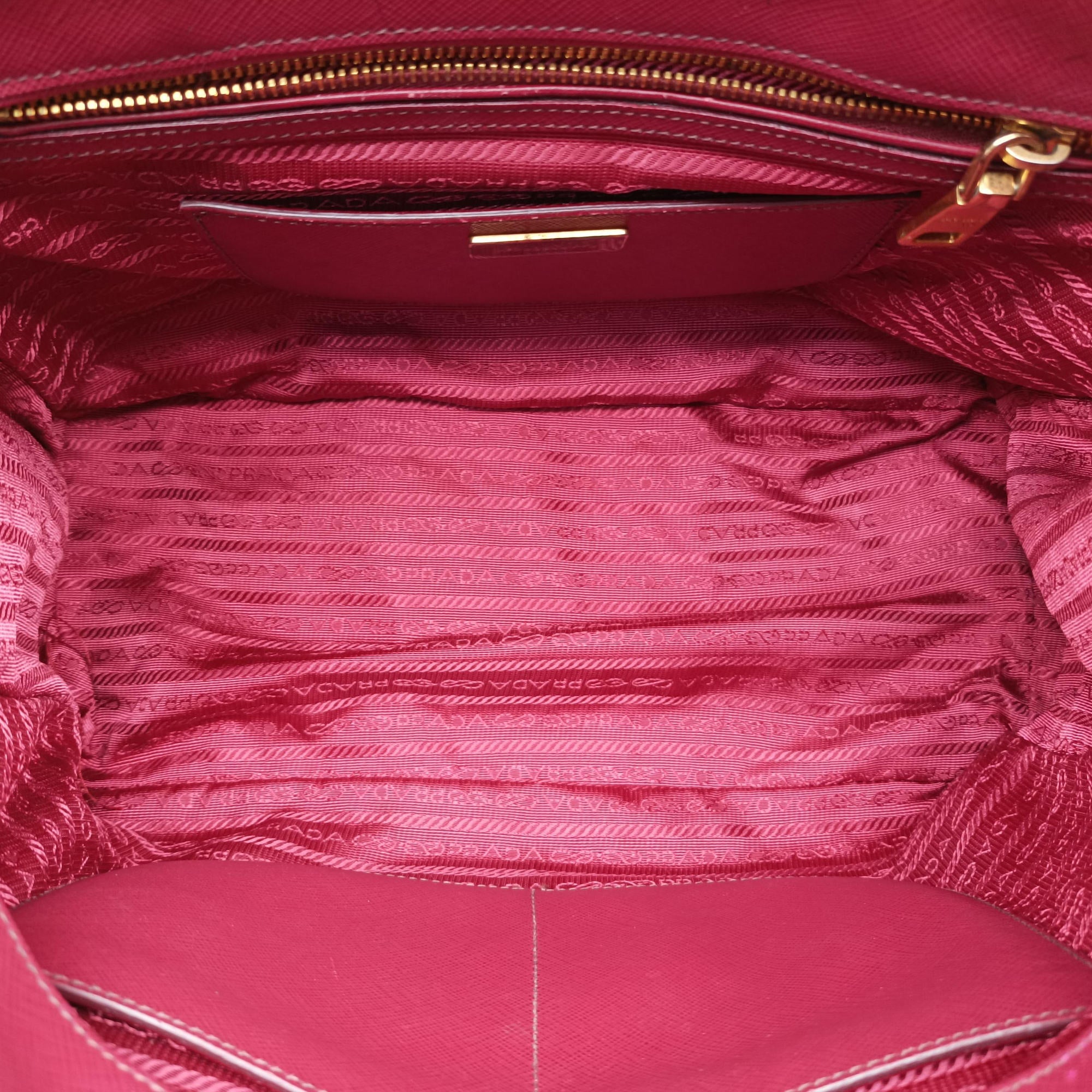 Vintage Prada Galleria Front Pocket Red SAFFIANO Leather BN2674 shoulderbag | stylenewstar
