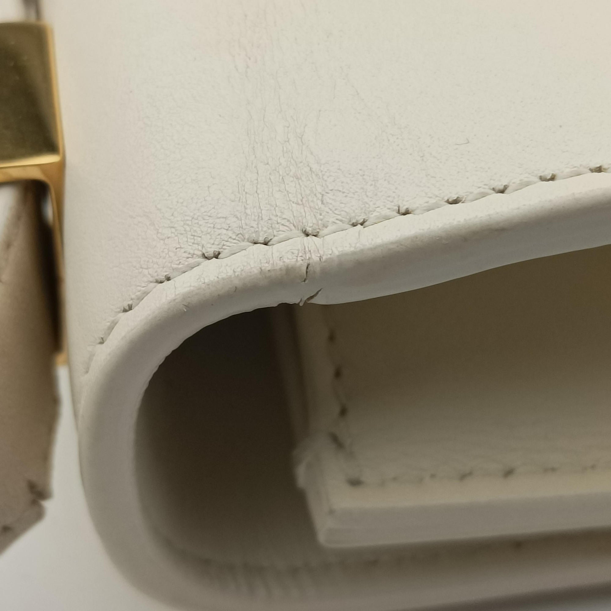 Pre-owned Christian Dior 30 Montaigne White leather  shoulderbag | stylenewstar