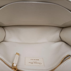 Pre-owned Christian Dior 30 Montaigne White leather  shoulderbag | stylenewstar