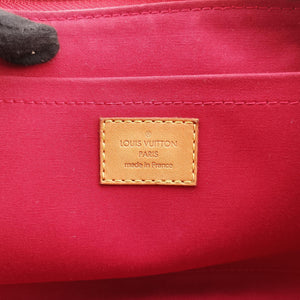 Vintage Louis Vuitton Rosewood Avenue POMME D’AMOUR Vernis M93507 shoulderbag | stylenewstar