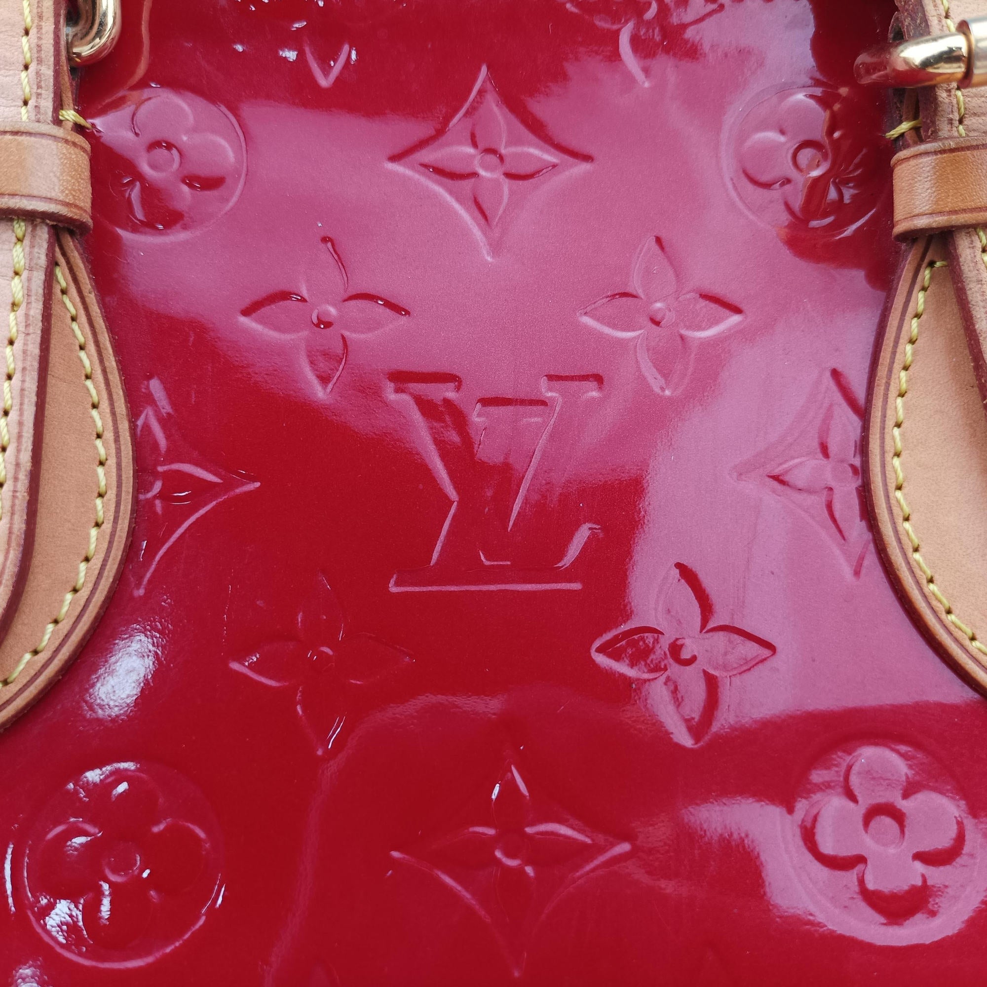 Vintage Louis Vuitton Rosewood Avenue POMME D’AMOUR Vernis M93507 shoulderbag | stylenewstar