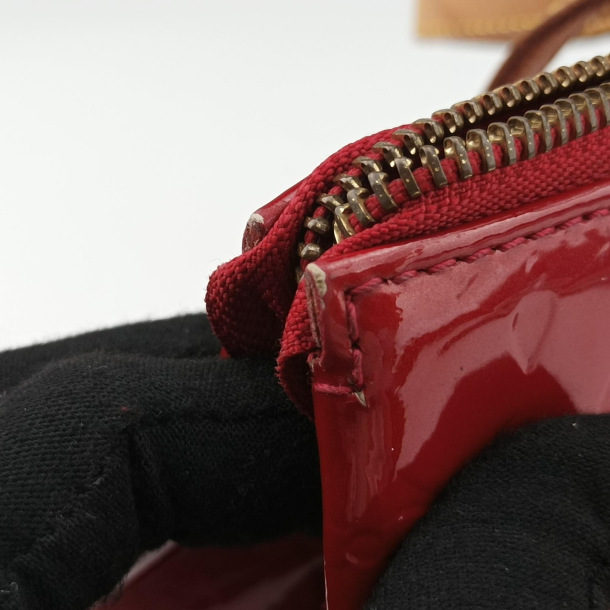 Vintage Louis Vuitton Rosewood Avenue POMME D’AMOUR Vernis M93507 shoulderbag | stylenewstar
