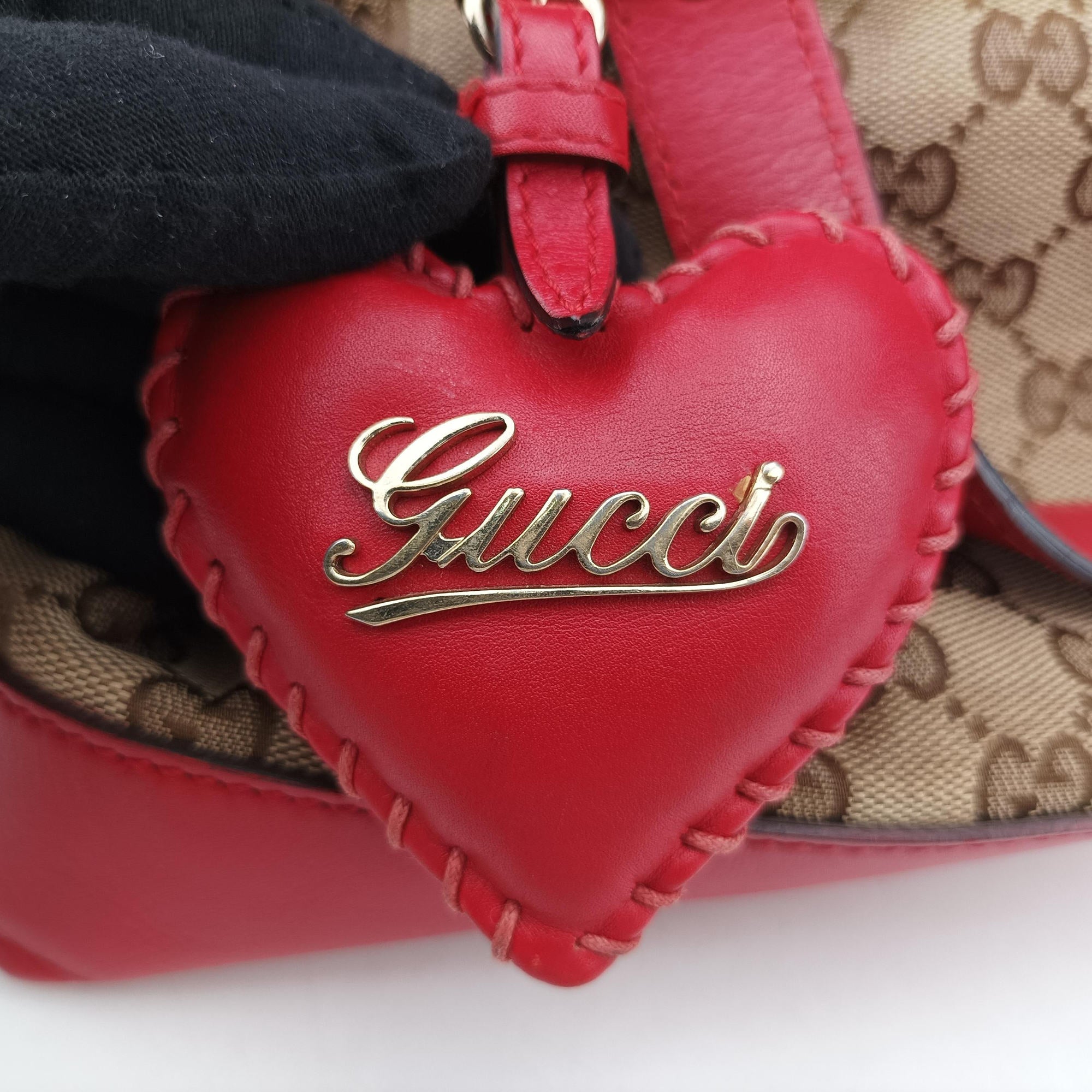 Pre-owned Gucci Valentine heart charm beige×red Canvas×Leather 309122 shoulderbag | stylenewstar