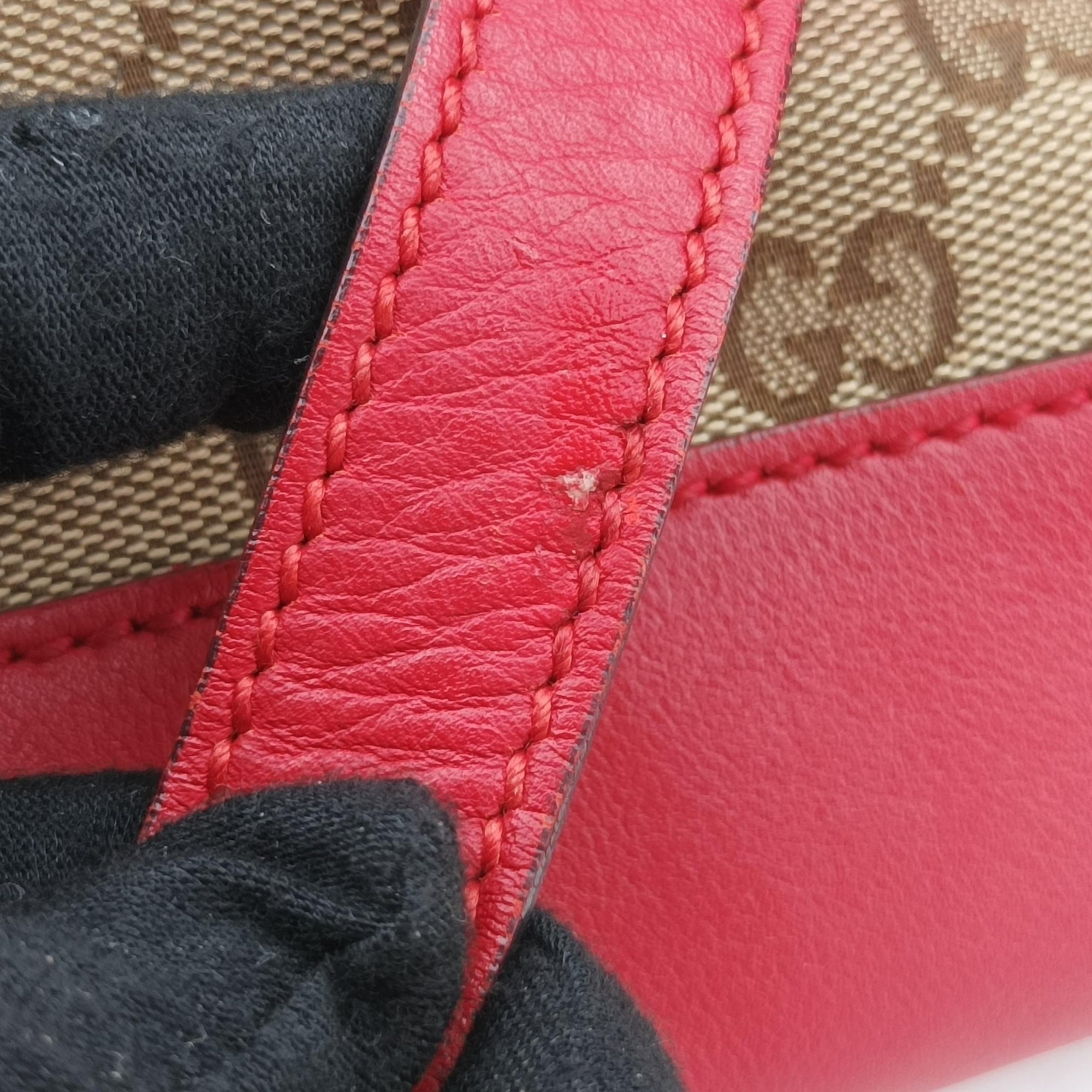 Pre-owned Gucci Valentine heart charm beige×red Canvas×Leather 309122 shoulderbag | stylenewstar