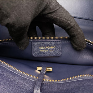 Pre-owned Ferragamo hug Navy leather  shoulderbag | stylenewstar