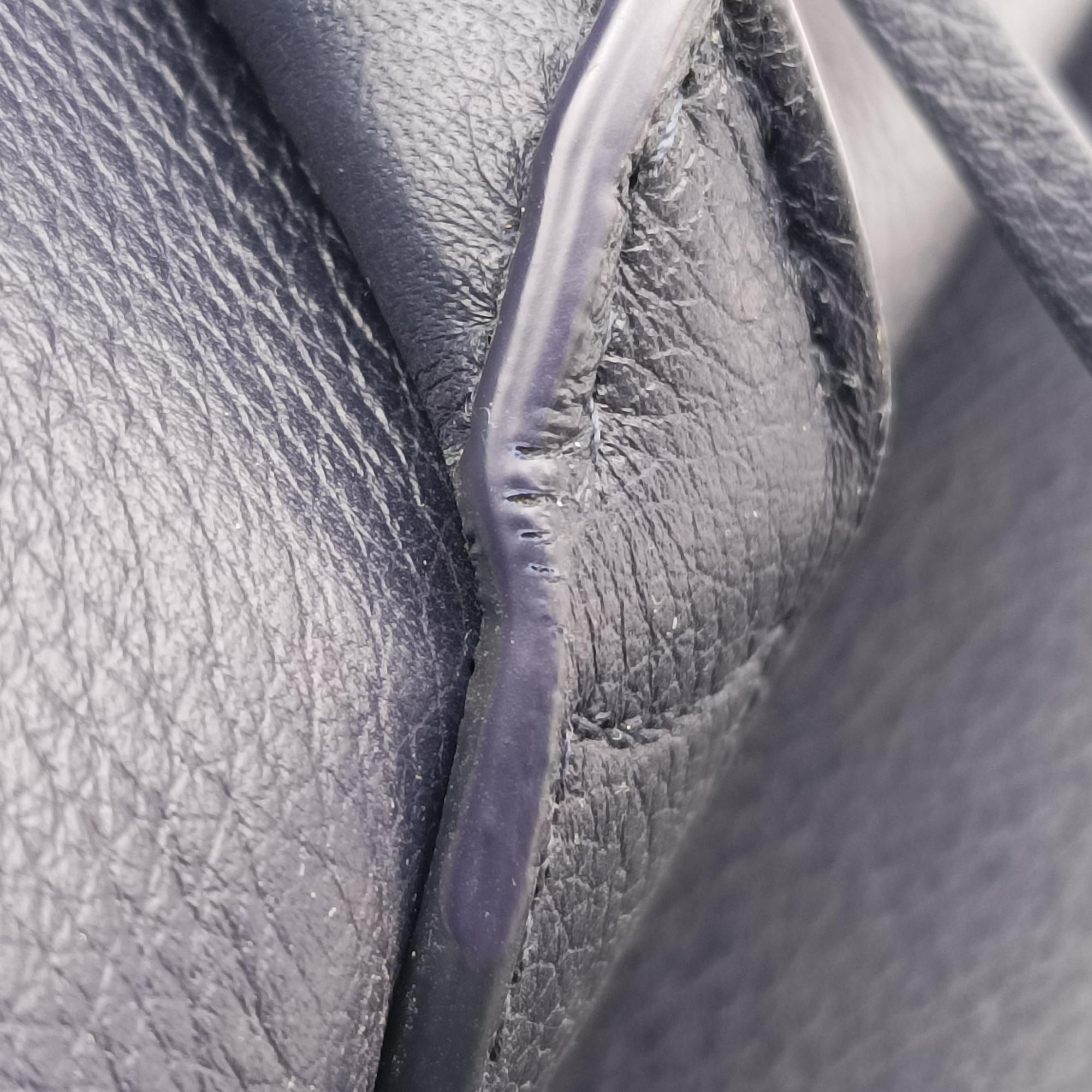 Pre-owned Ferragamo hug Navy leather  shoulderbag | stylenewstar