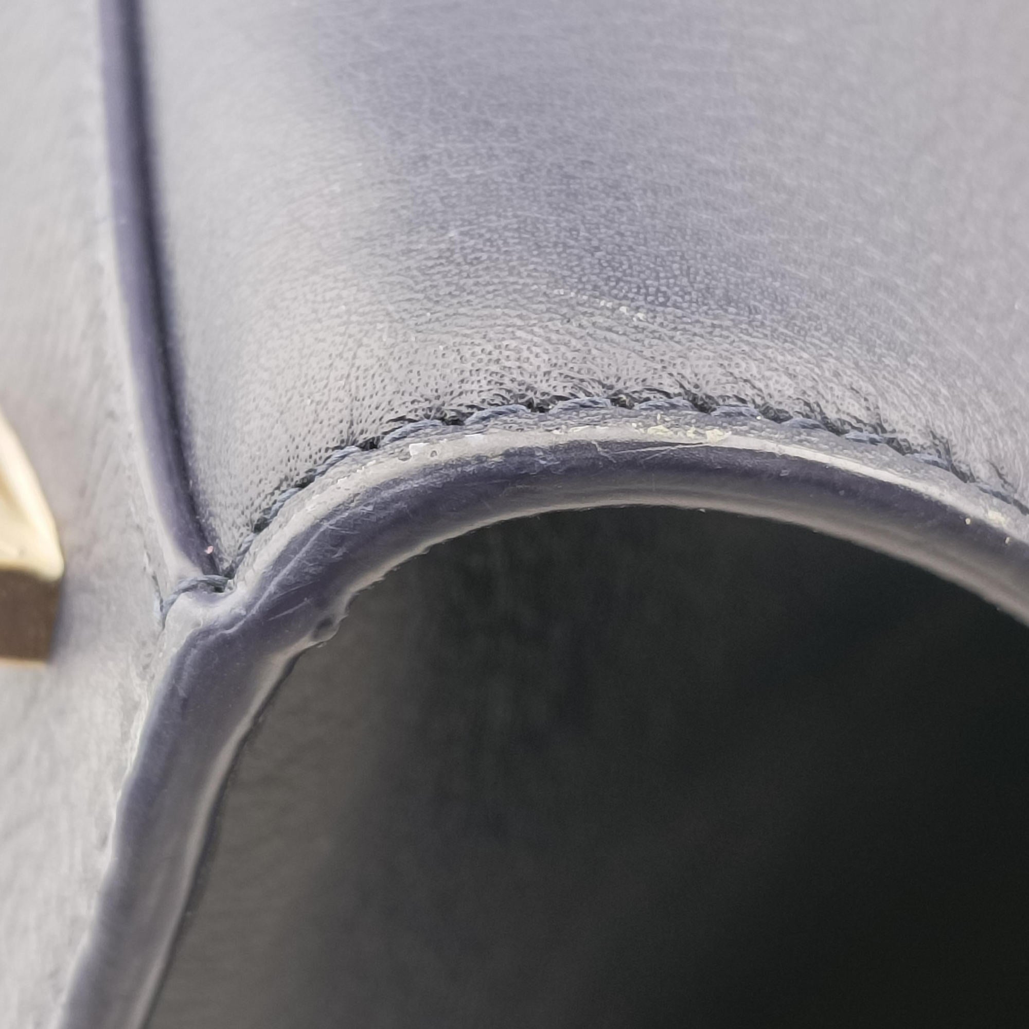 Pre-owned Ferragamo hug Navy leather  shoulderbag | stylenewstar