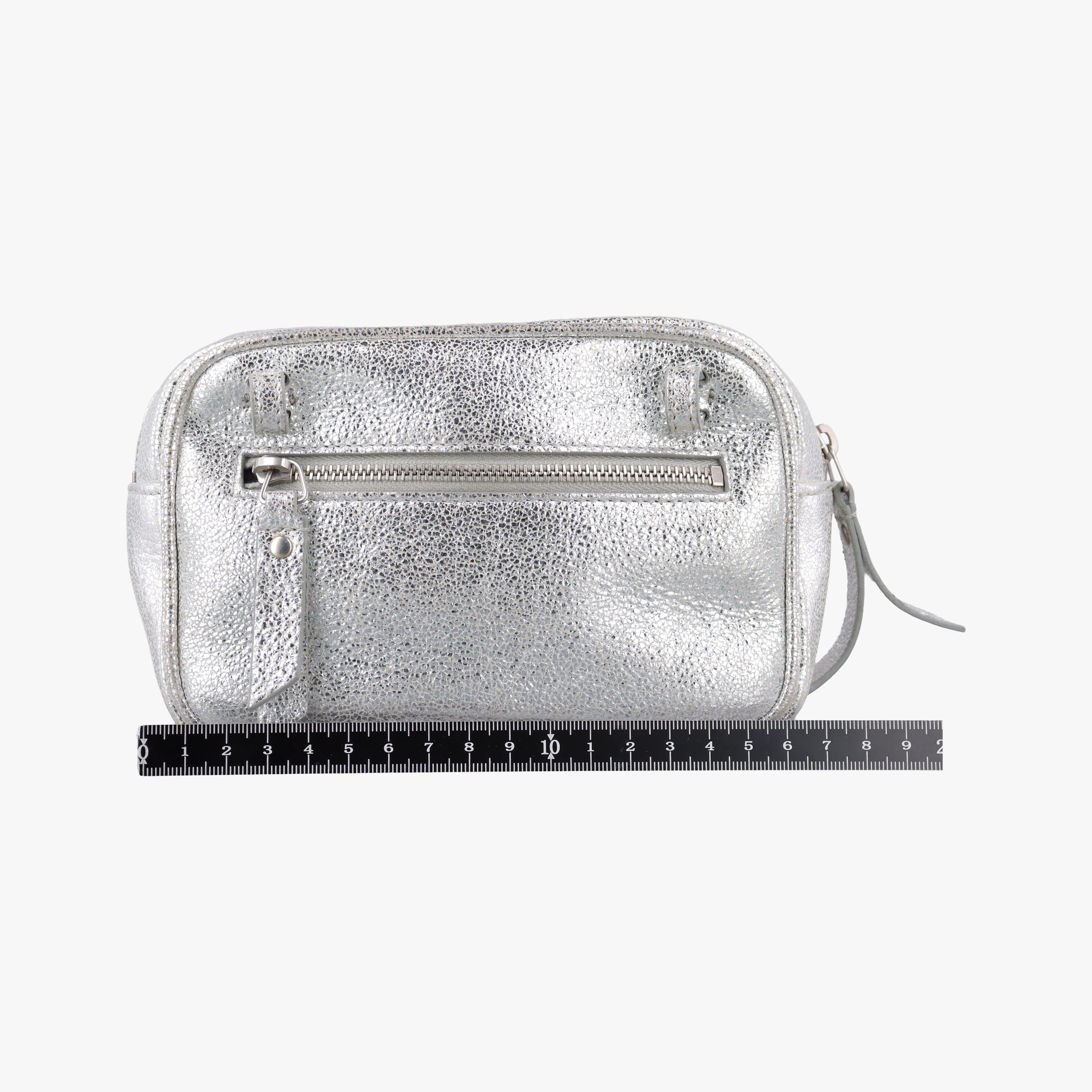 Secondhand Yves Saint Laurent Lou camera Silver Leather 527096 shoulderbag | stylenewstar
