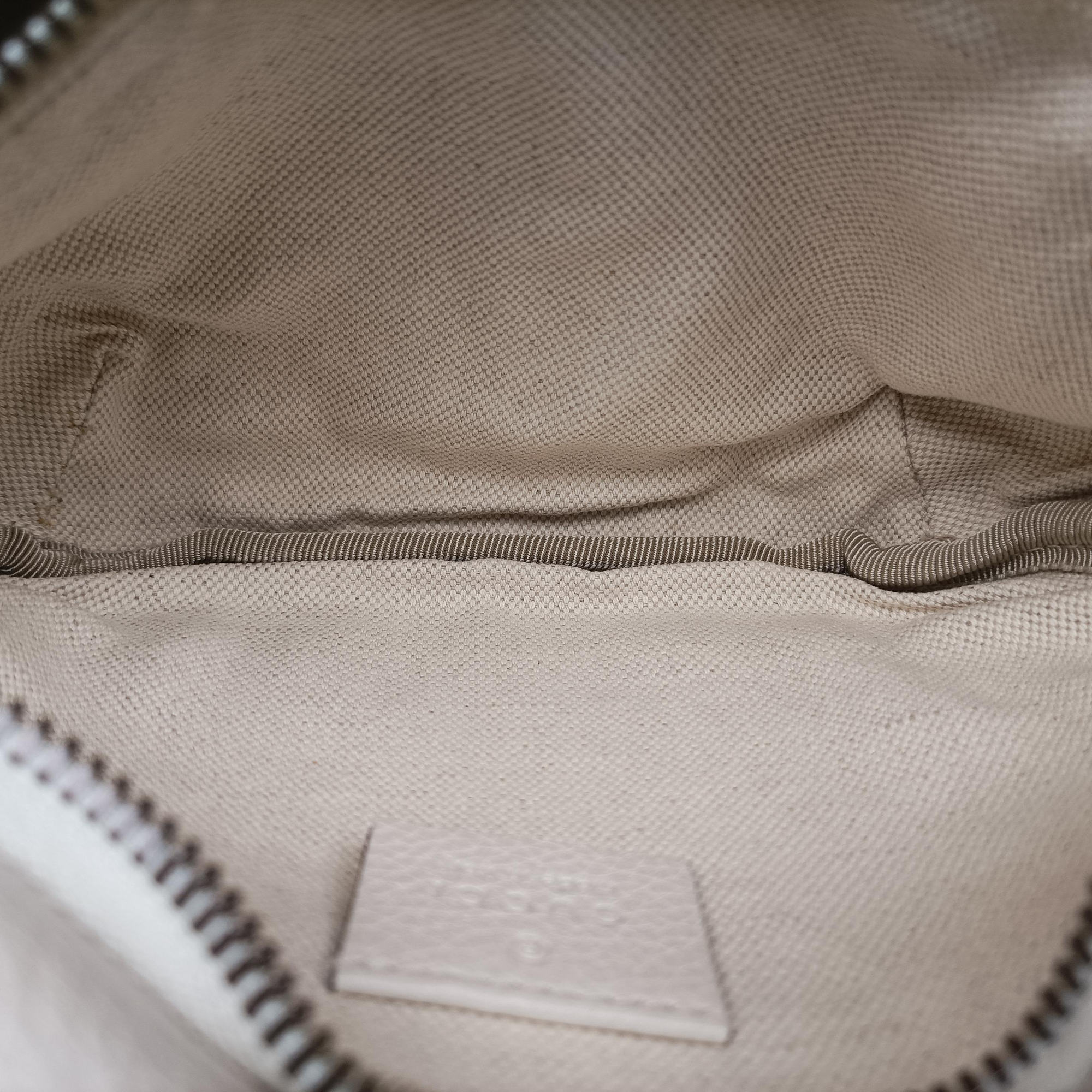 Pre-owned Gucci Print White Leather 527792 bum bag/waist bag | stylenewstar
