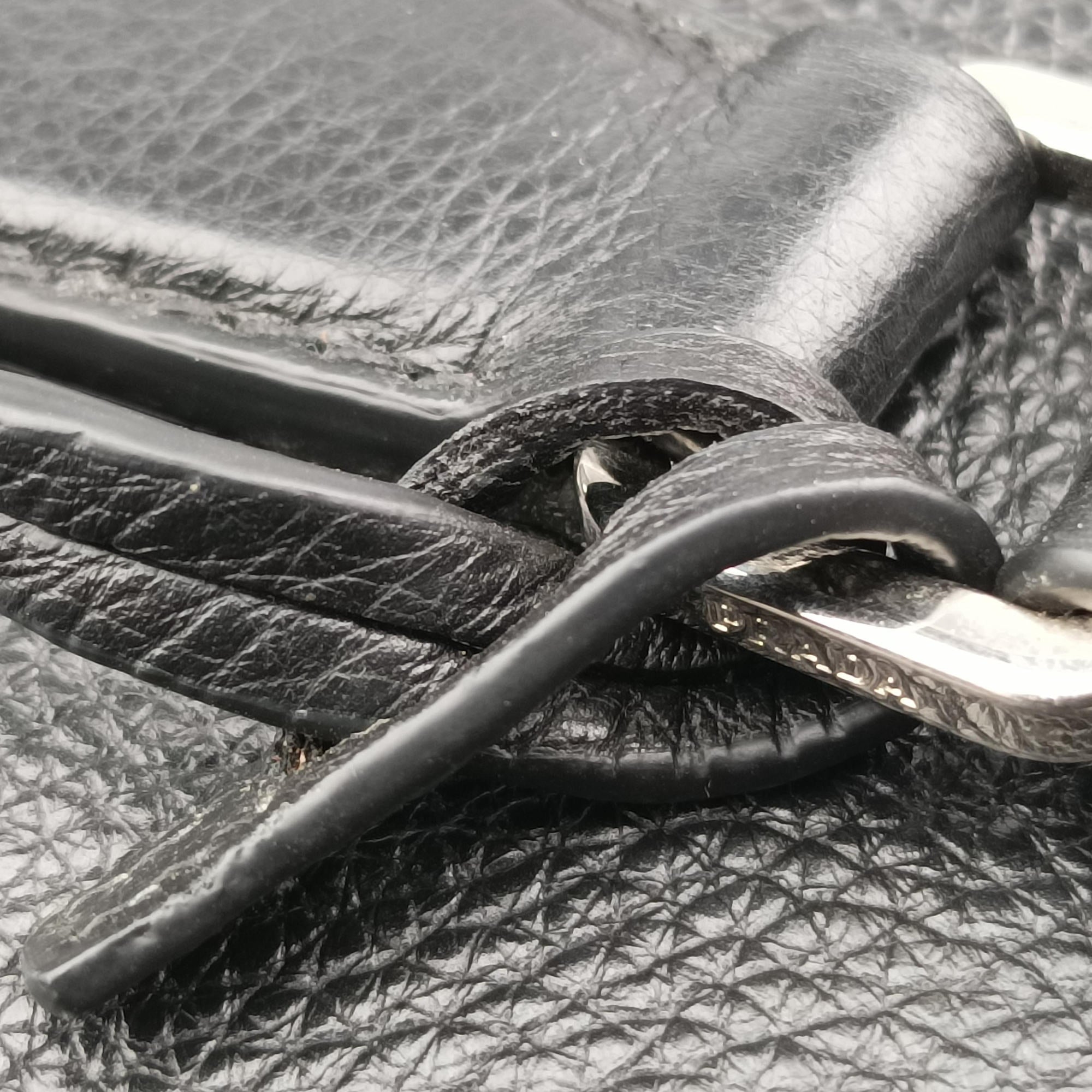 Pre-owned Prada Vitello Phenix Black Leather  shoulderbag | stylenewstar