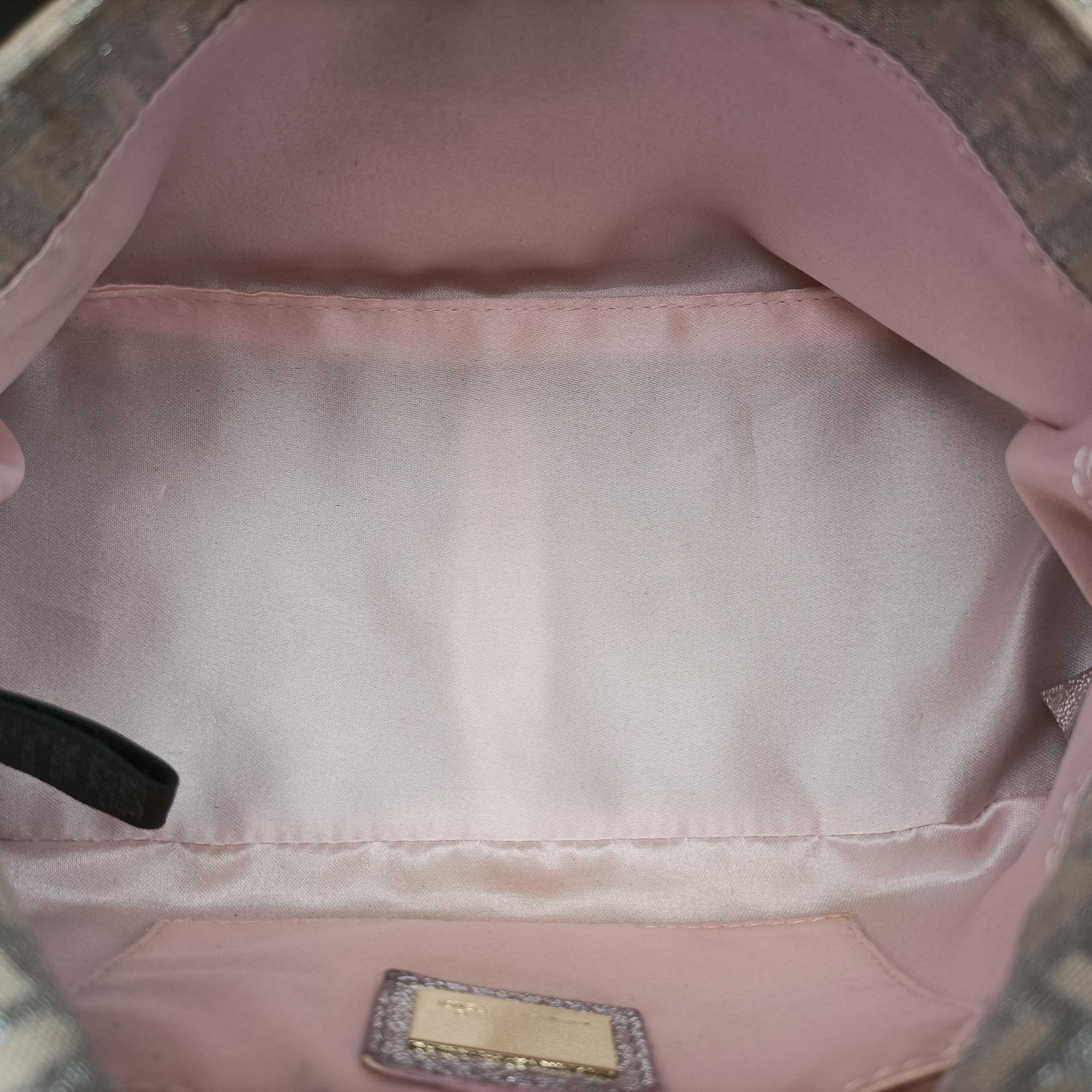 Pre-owned Fendi Baguette Beige × Silver×Pink canvas 8BR180 shoulderbag | stylenewstar