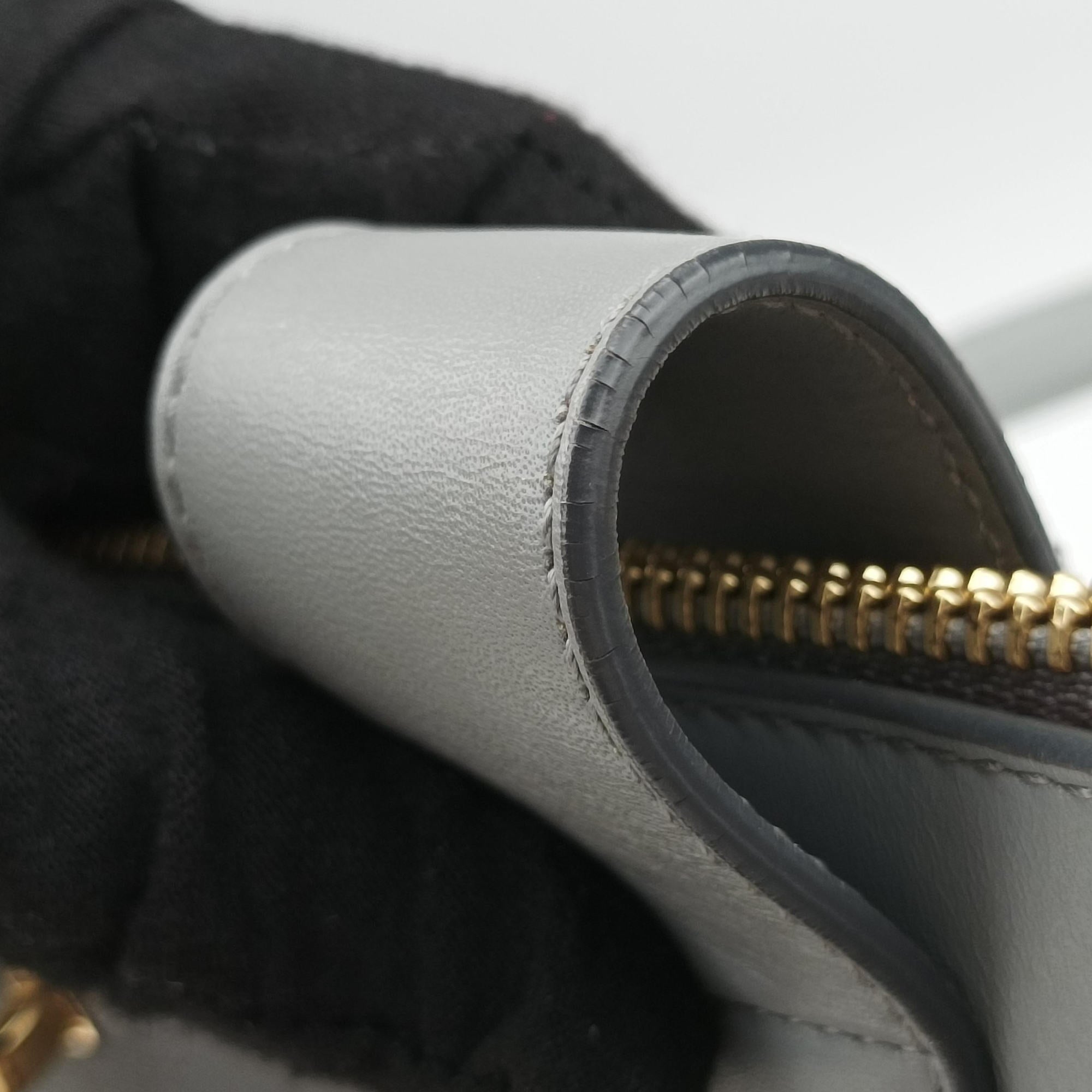Pre-owned Ferragamo Gancini Juliet Grey leather  handbag | stylenewstar