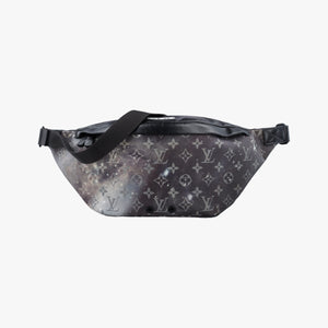 Secondhand Louis Vuitton Discovery Black×multicolor Monogram Galaxy M44444 bum bag/waist bag | stylenewstar