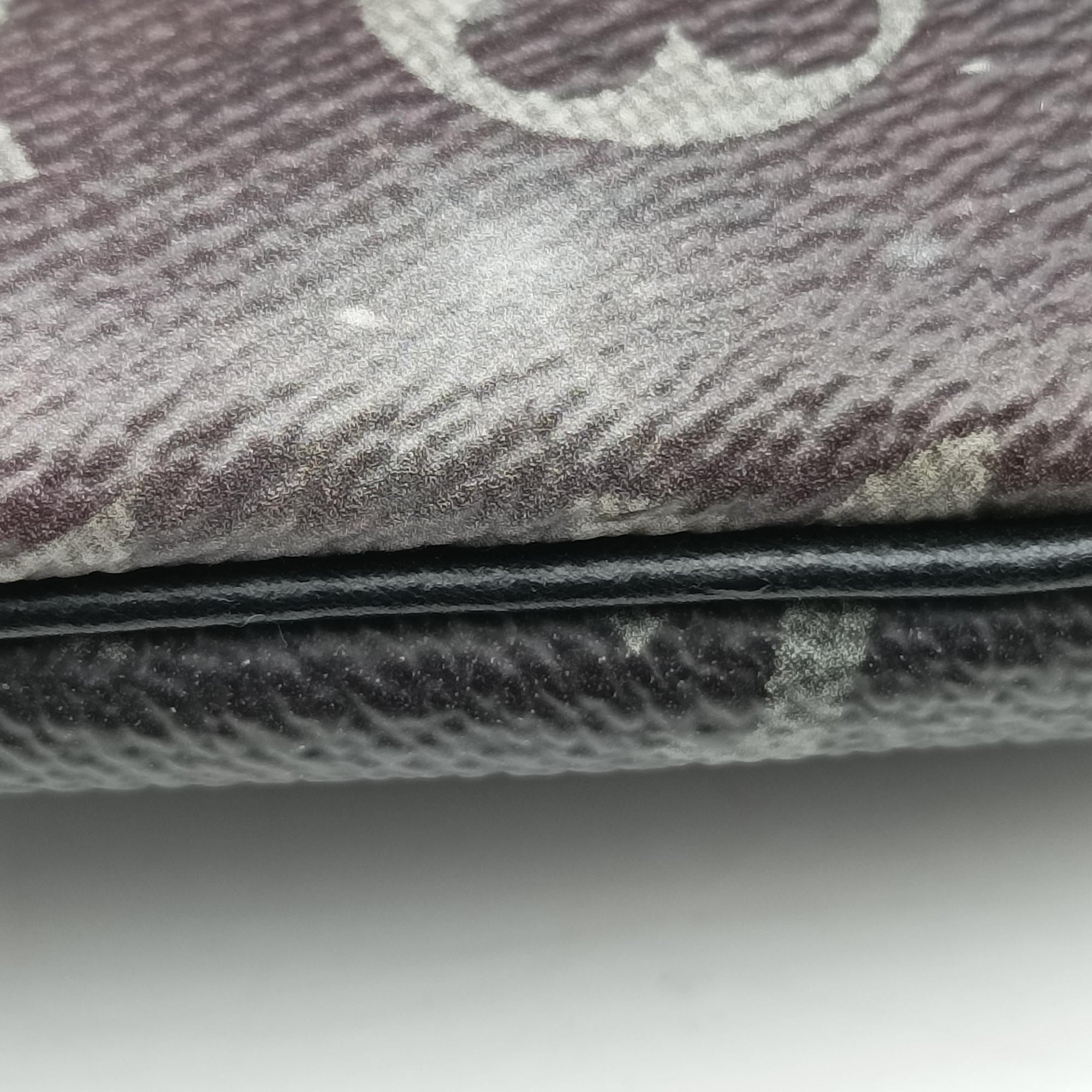 Secondhand Louis Vuitton Discovery Black×multicolor Monogram Galaxy M44444 bum bag/waist bag | stylenewstar