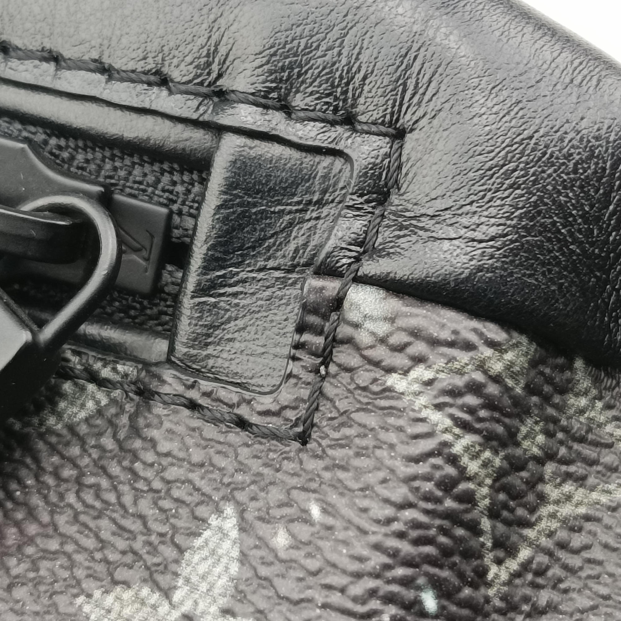 Secondhand Louis Vuitton Discovery Black×multicolor Monogram Galaxy M44444 bum bag/waist bag | stylenewstar