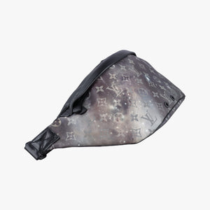 Secondhand Louis Vuitton Discovery Black×multicolor Monogram Galaxy M44444 bum bag/waist bag | stylenewstar