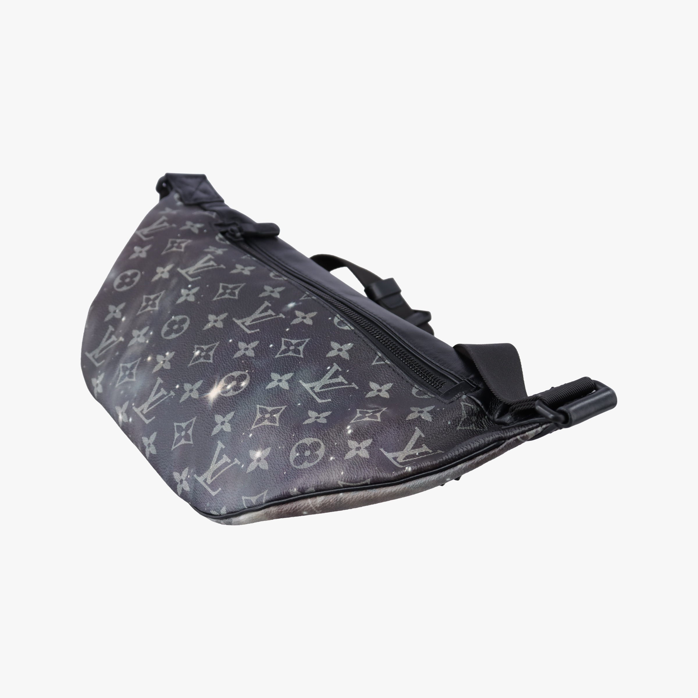 Secondhand Louis Vuitton Discovery Black×multicolor Monogram Galaxy M44444 bum bag/waist bag | stylenewstar