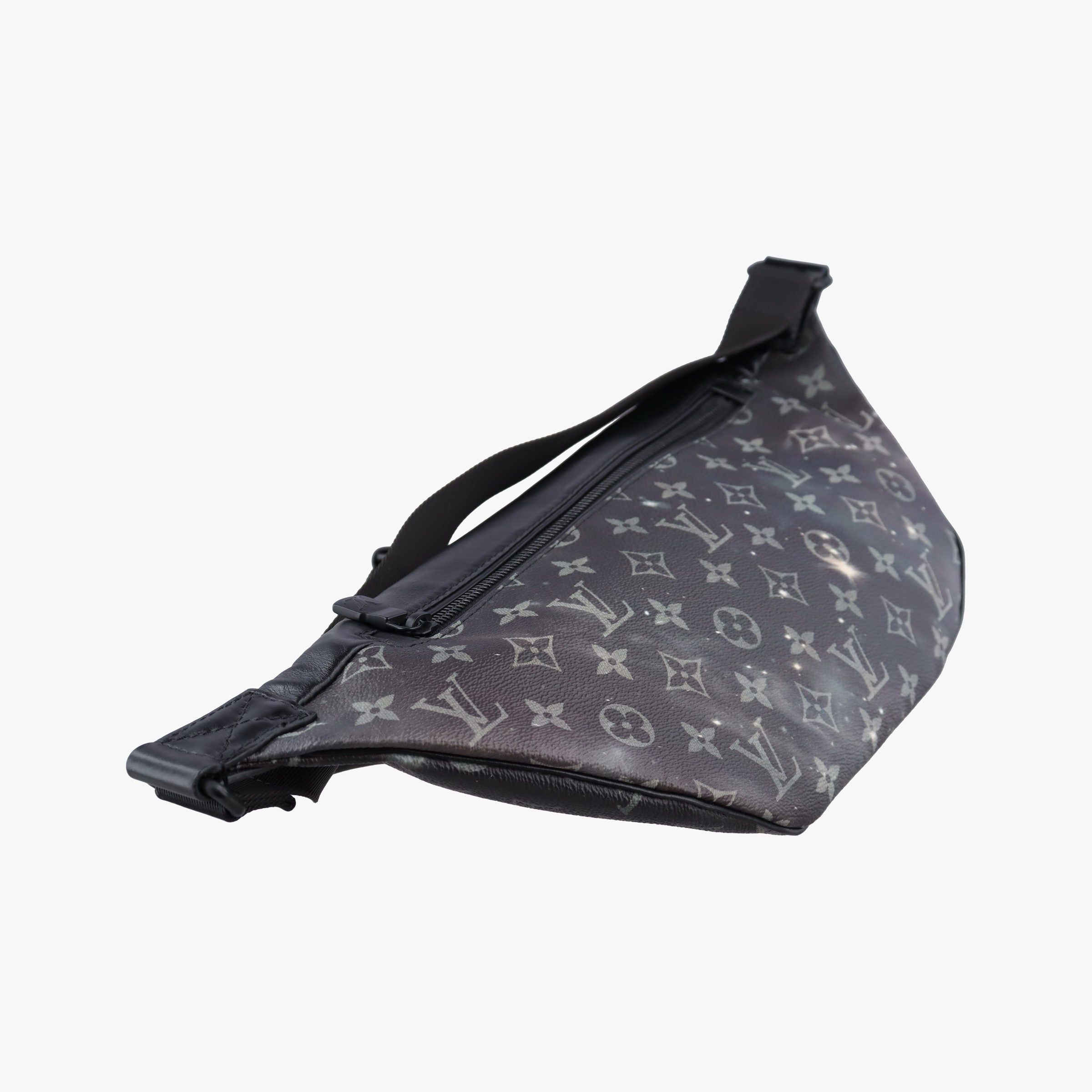 Secondhand Louis Vuitton Discovery Black×multicolor Monogram Galaxy M44444 bum bag/waist bag | stylenewstar