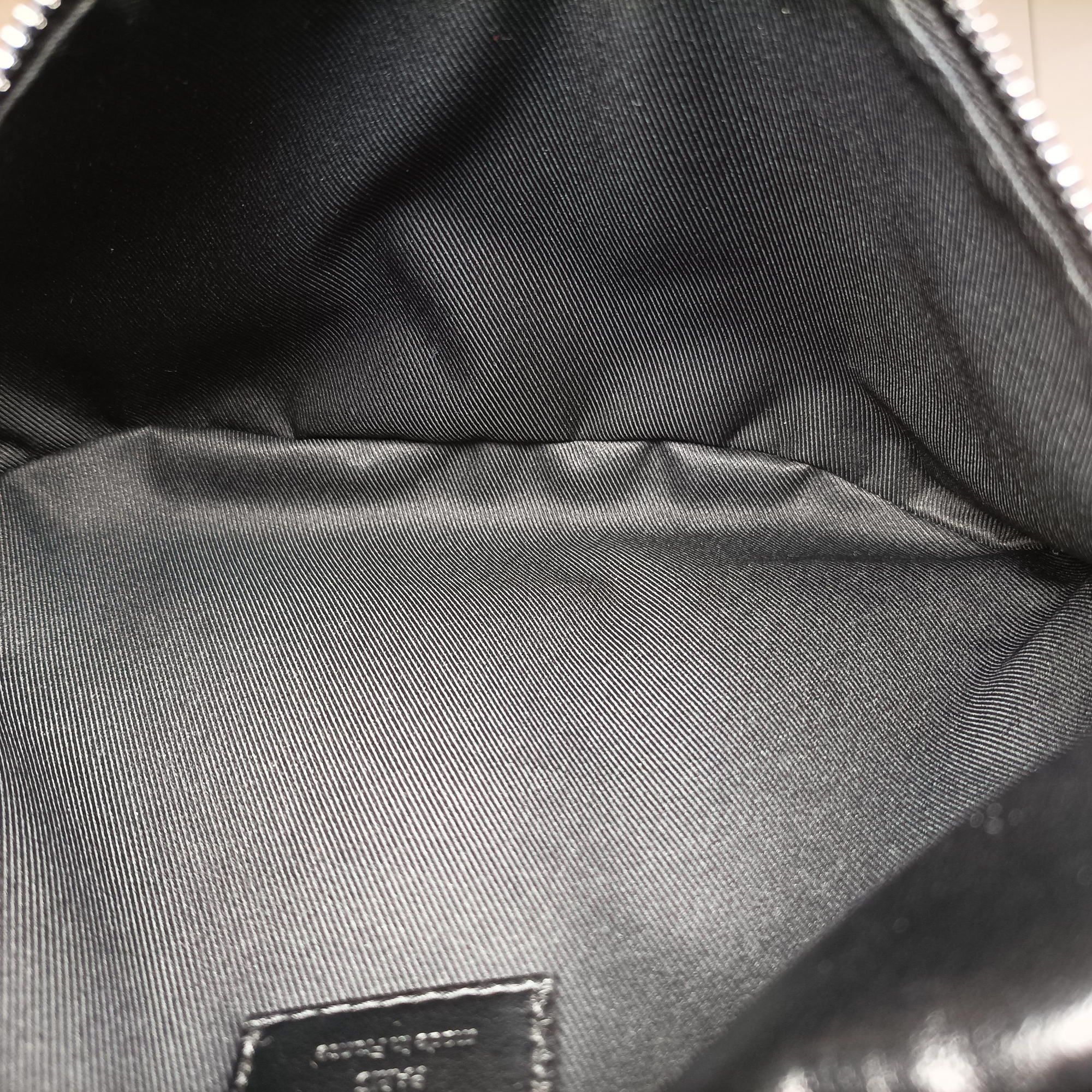 Secondhand Louis Vuitton Discovery Black×multicolor Monogram Galaxy M44444 bum bag/waist bag | stylenewstar