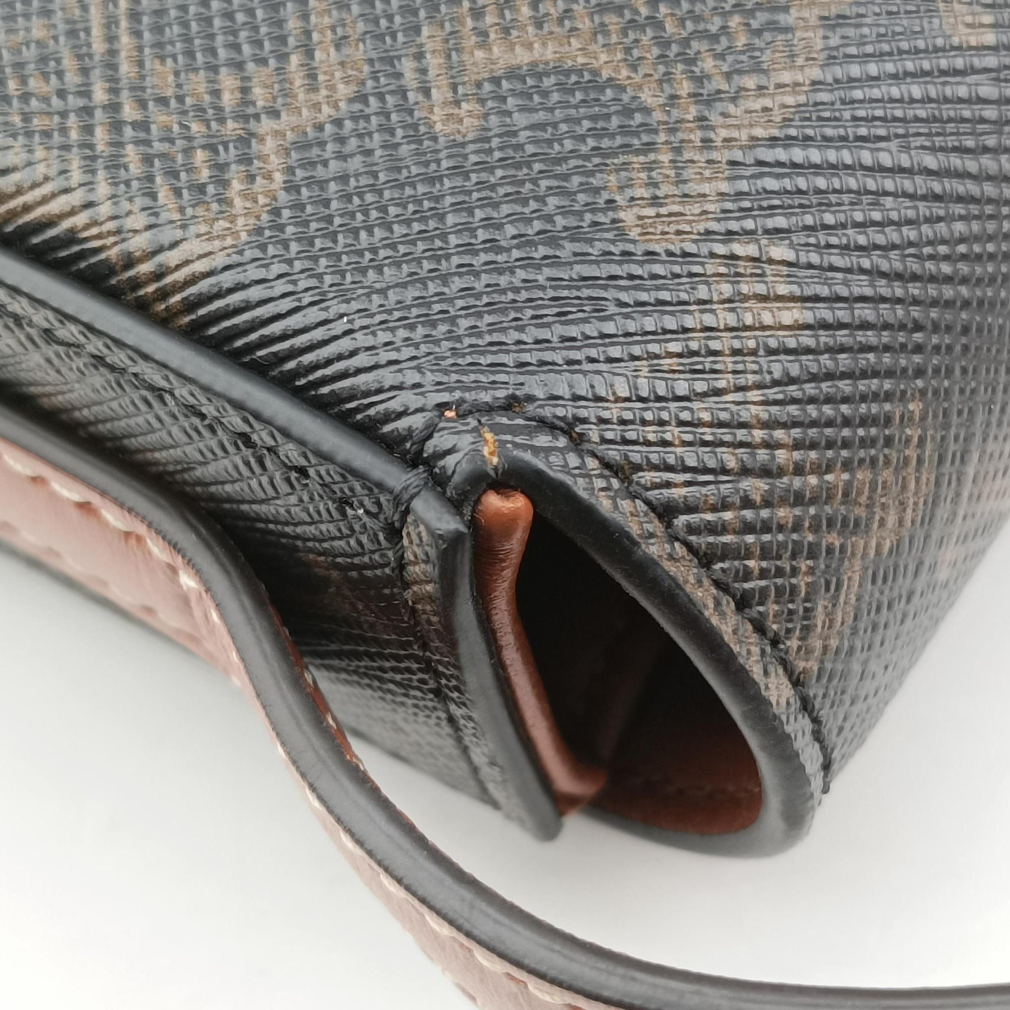 Secondhand Celine TRIOMPHE Brown PVC coated canvas  shoulderbag | stylenewstar