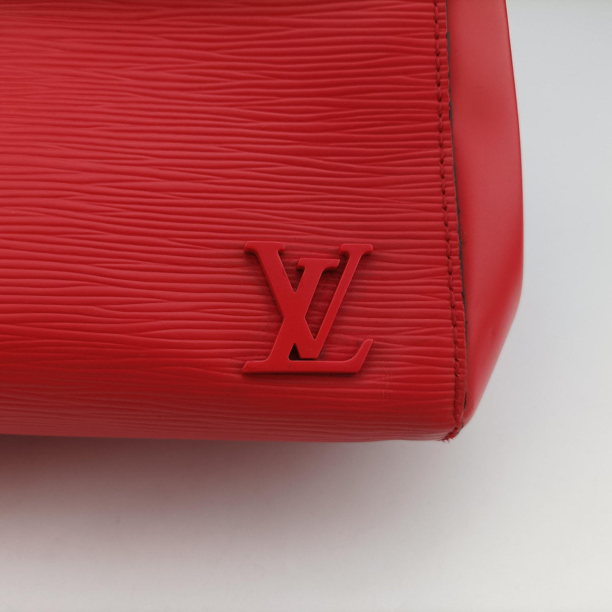 Pre-owned Louis Vuitton Cluny PM Red Epi M41333 shoulderbag | stylenewstar