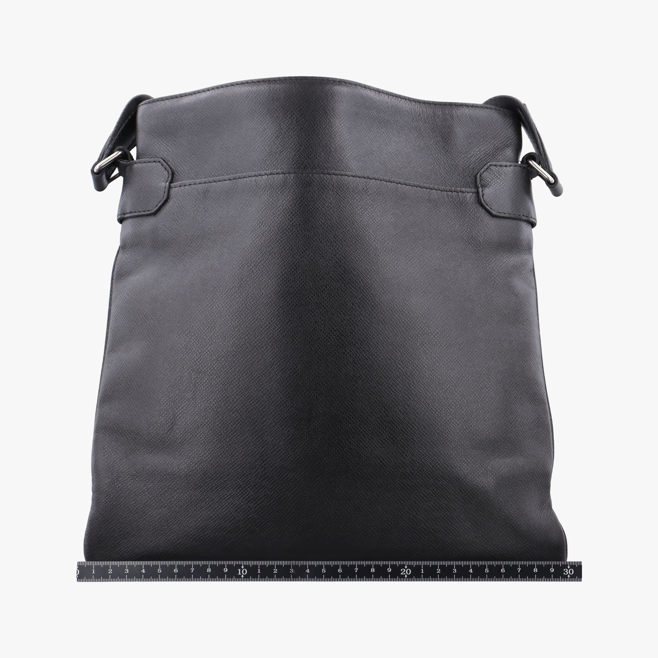 Pre-owned Louis Vuitton SASHA Glacier TAIGA M32630 shoulderbag | stylenewstar
