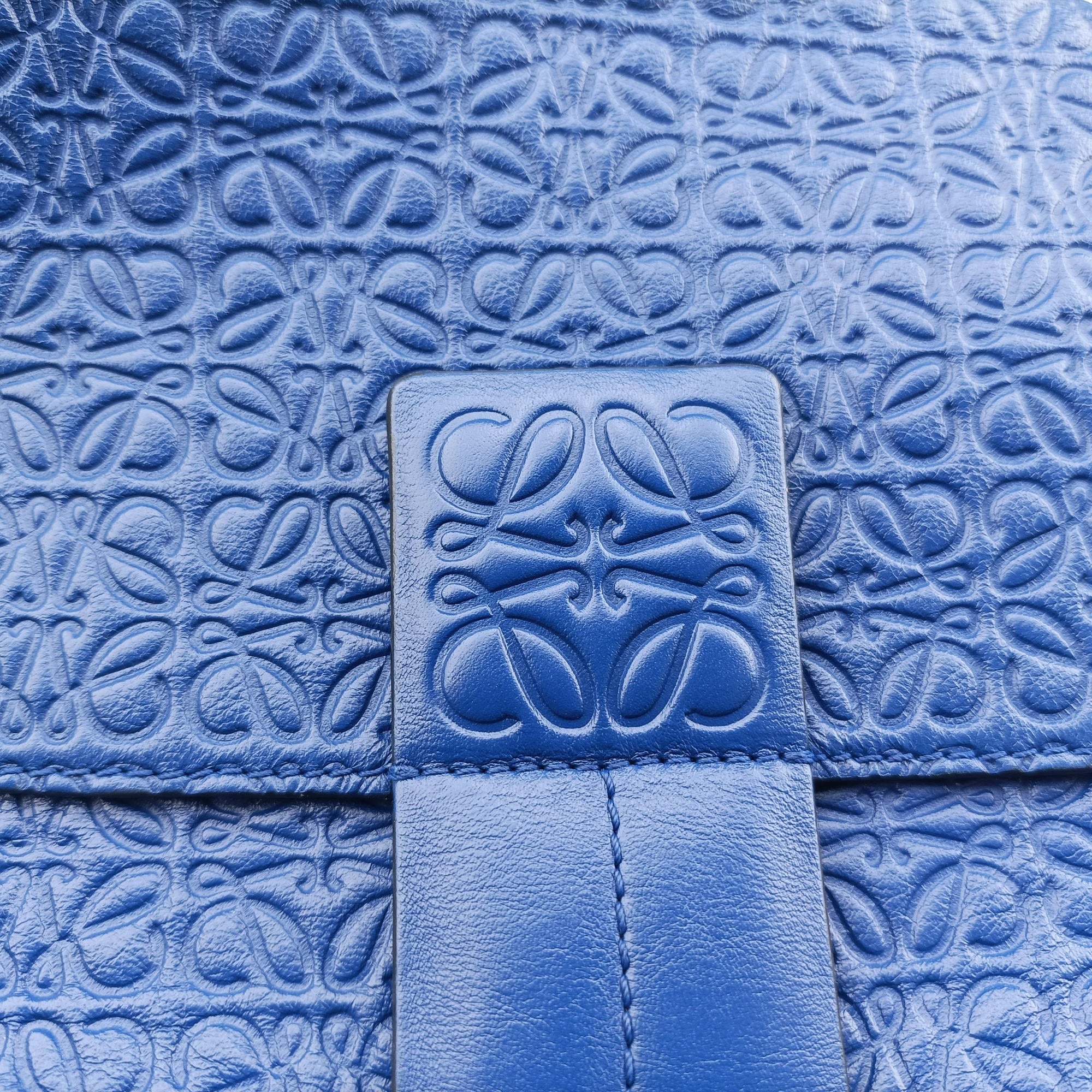 Pre-owned Loewe Avenue Blue Leather  shoulderbag | stylenewstar