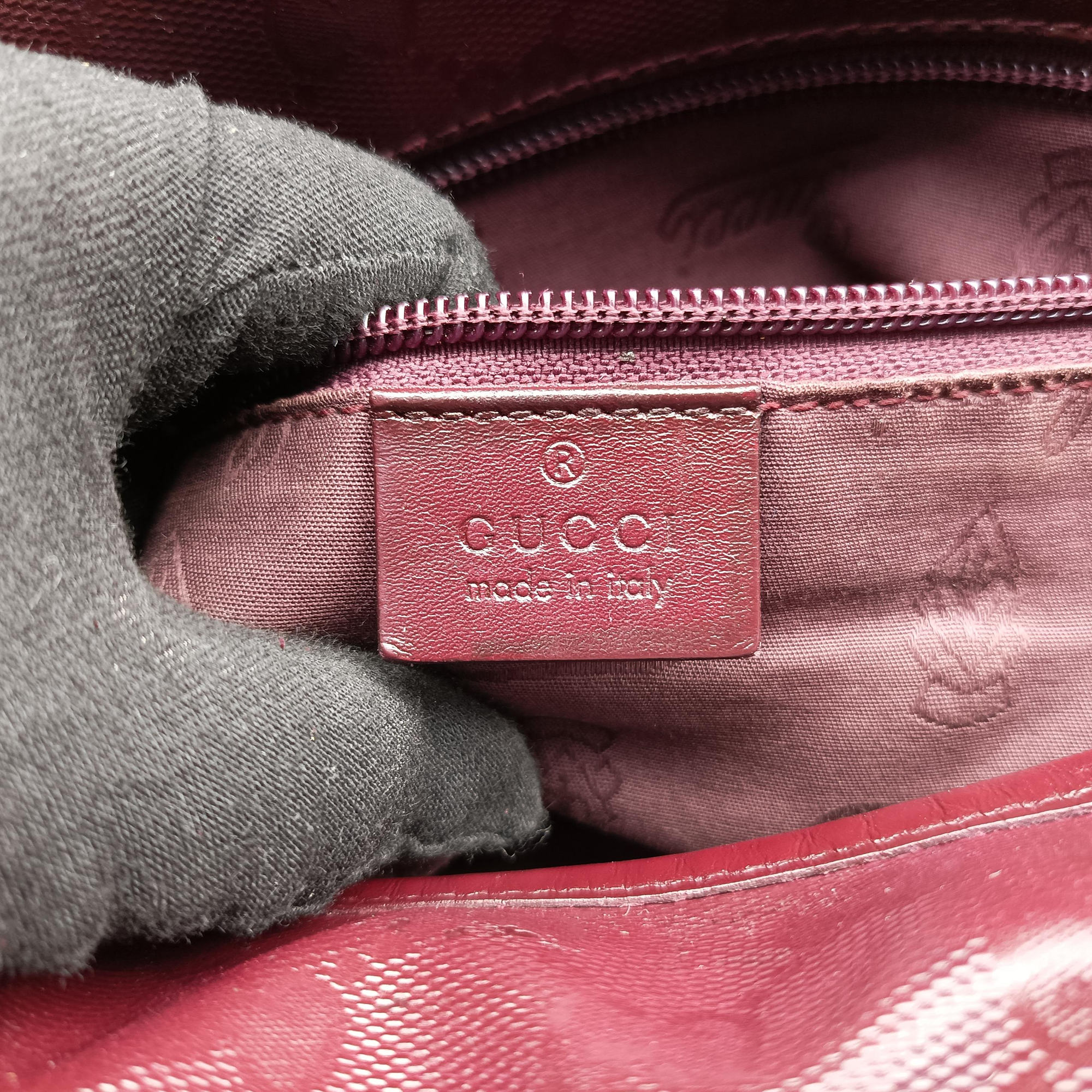 Secondhand Gucci GG Plus Messenger Burgundy PVC coated canvas 201732 shoulderbag | stylenewstar