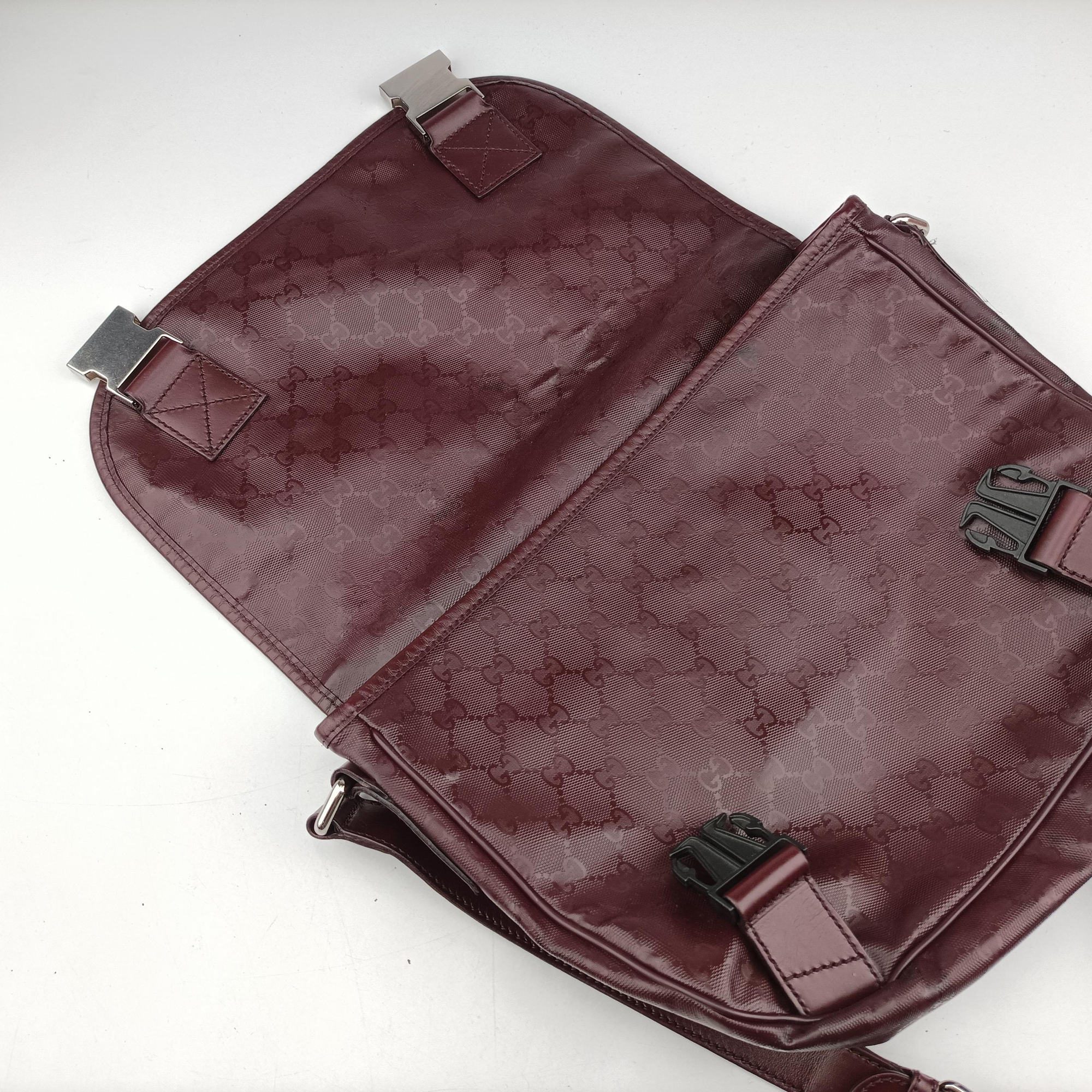 Secondhand Gucci GG Plus Messenger Burgundy PVC coated canvas 201732 shoulderbag | stylenewstar