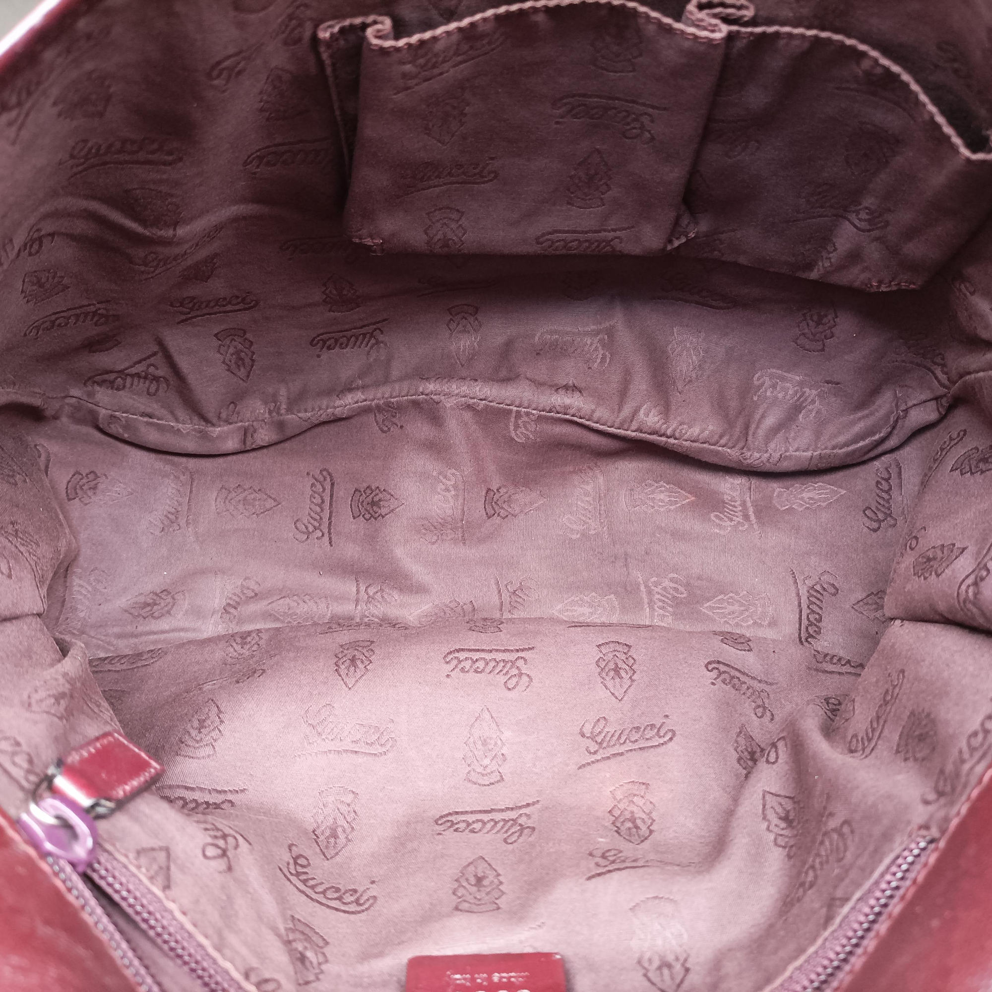 Secondhand Gucci GG Plus Messenger Burgundy PVC coated canvas 201732 shoulderbag | stylenewstar