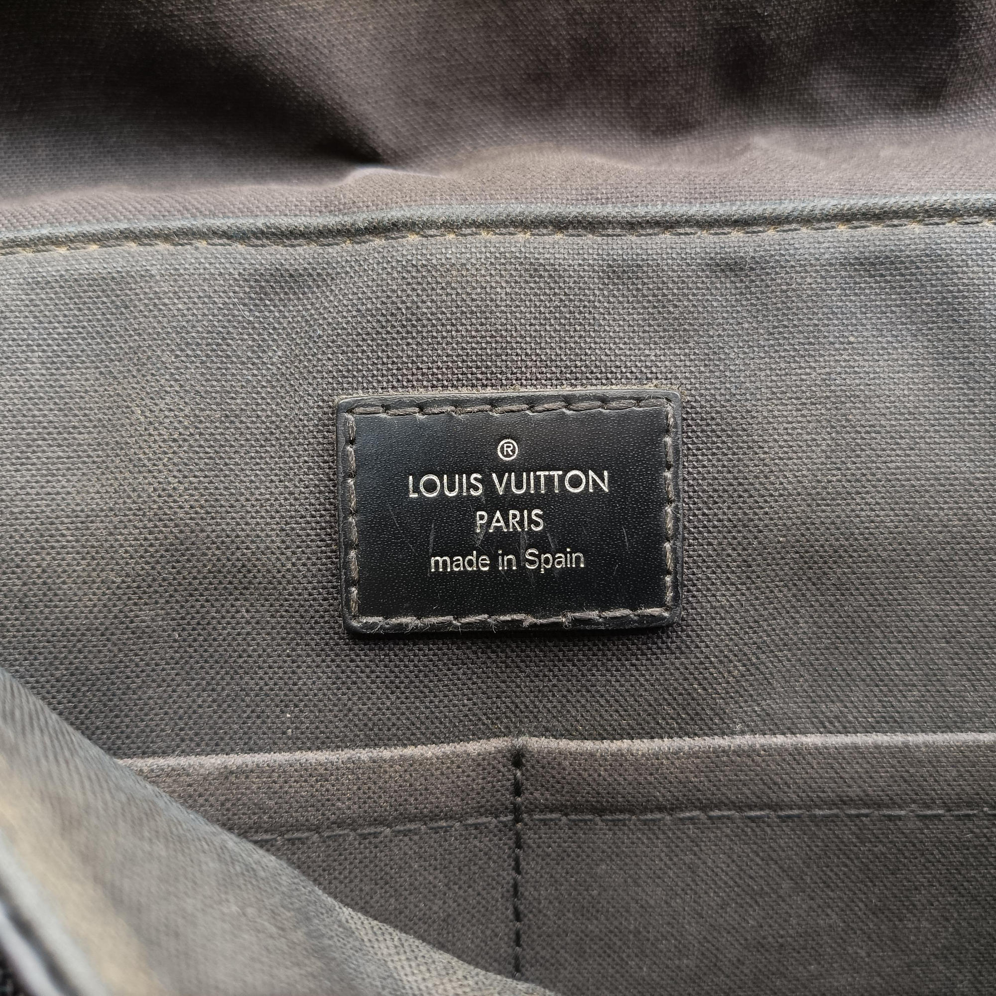 Pre-owned Louis Vuitton DISTRICT PM Noir Damier GRAPHITE N41714 shoulderbag | stylenewstar