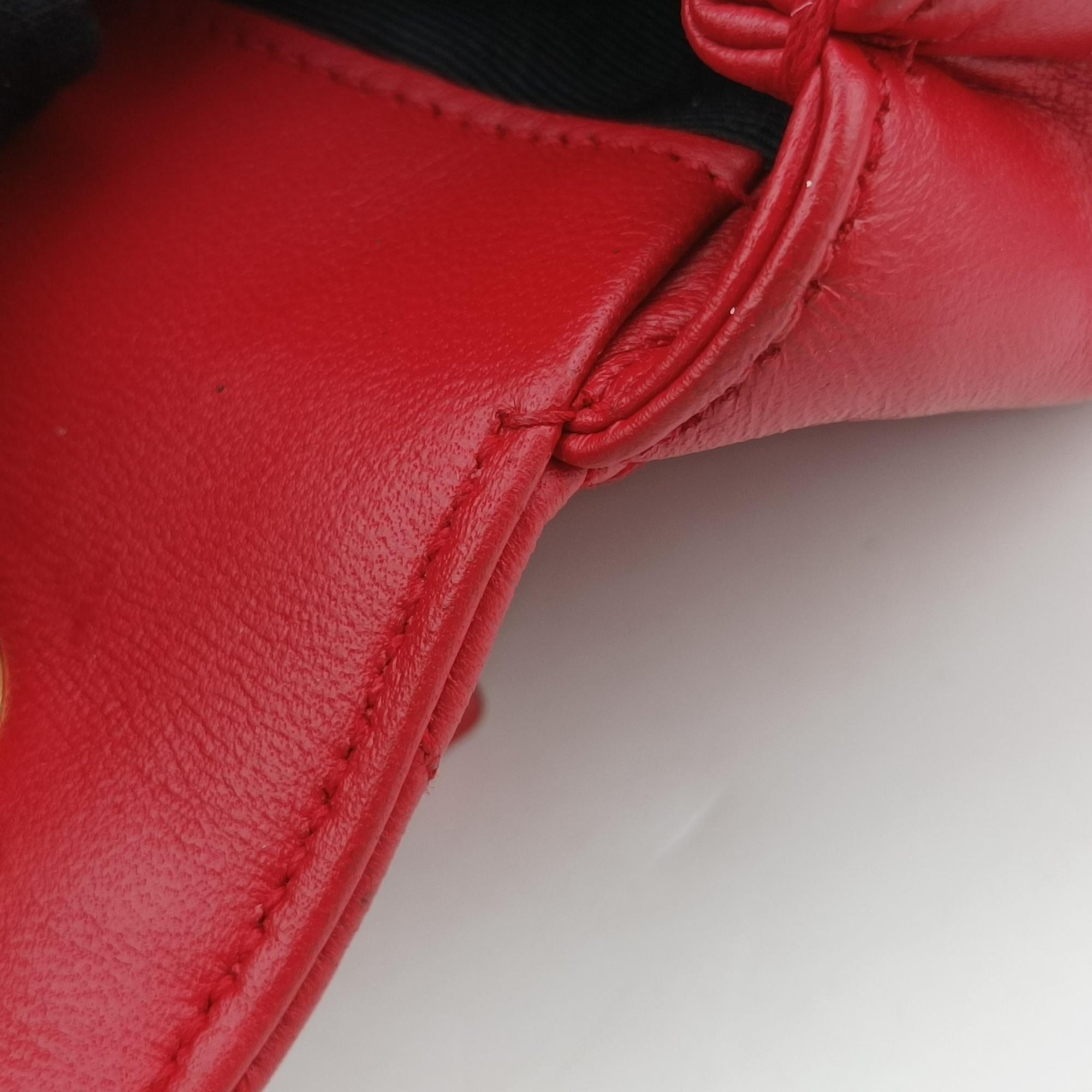 Pre-owned Yves Saint Laurent Baby Chai Red Leather 399289 shoulderbag | stylenewstar