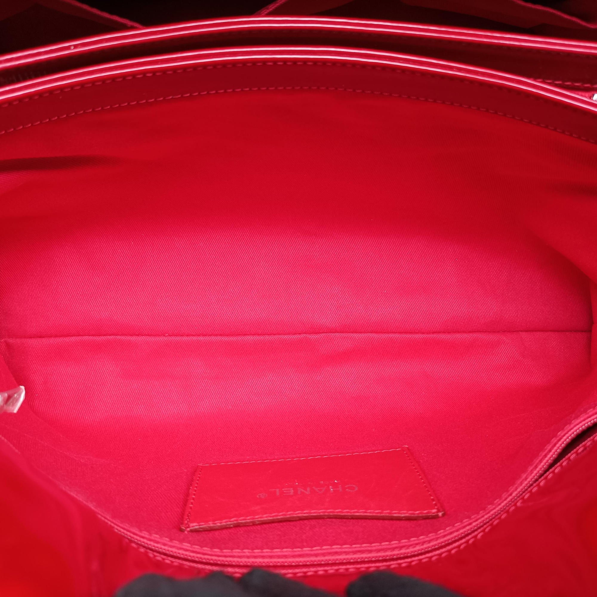 Pre-owned Chanel Mademoiselle Bowling Red Patent A50561 shoulderbag | stylenewstar
